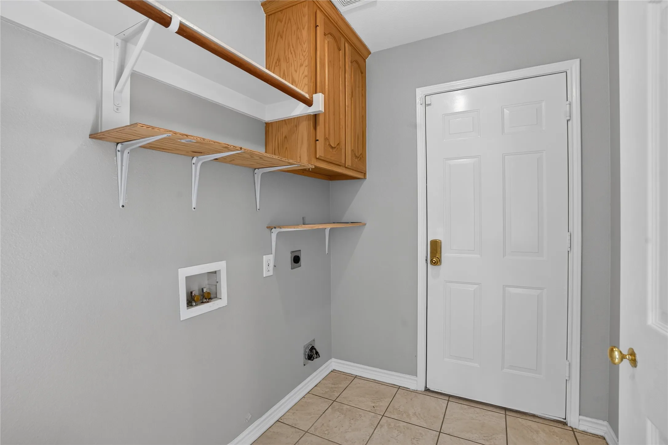 Single Family Residence For Rent in Denton County , 3711 Musketeer Drive, Frisco, Texas 75033, 4 Bedroom, 3 Bathroom, 2 Garage spaces, 2,338 Sqft, built in 2003, mls#21386607, Real Estate Agent in Frisco, Homes For Rent in Denton county, Homes For Rent in Frisco, Realtor in Frisco Texas, Real Estate Brokerage Independent Realty Texas, Luminita Cordes Realtor