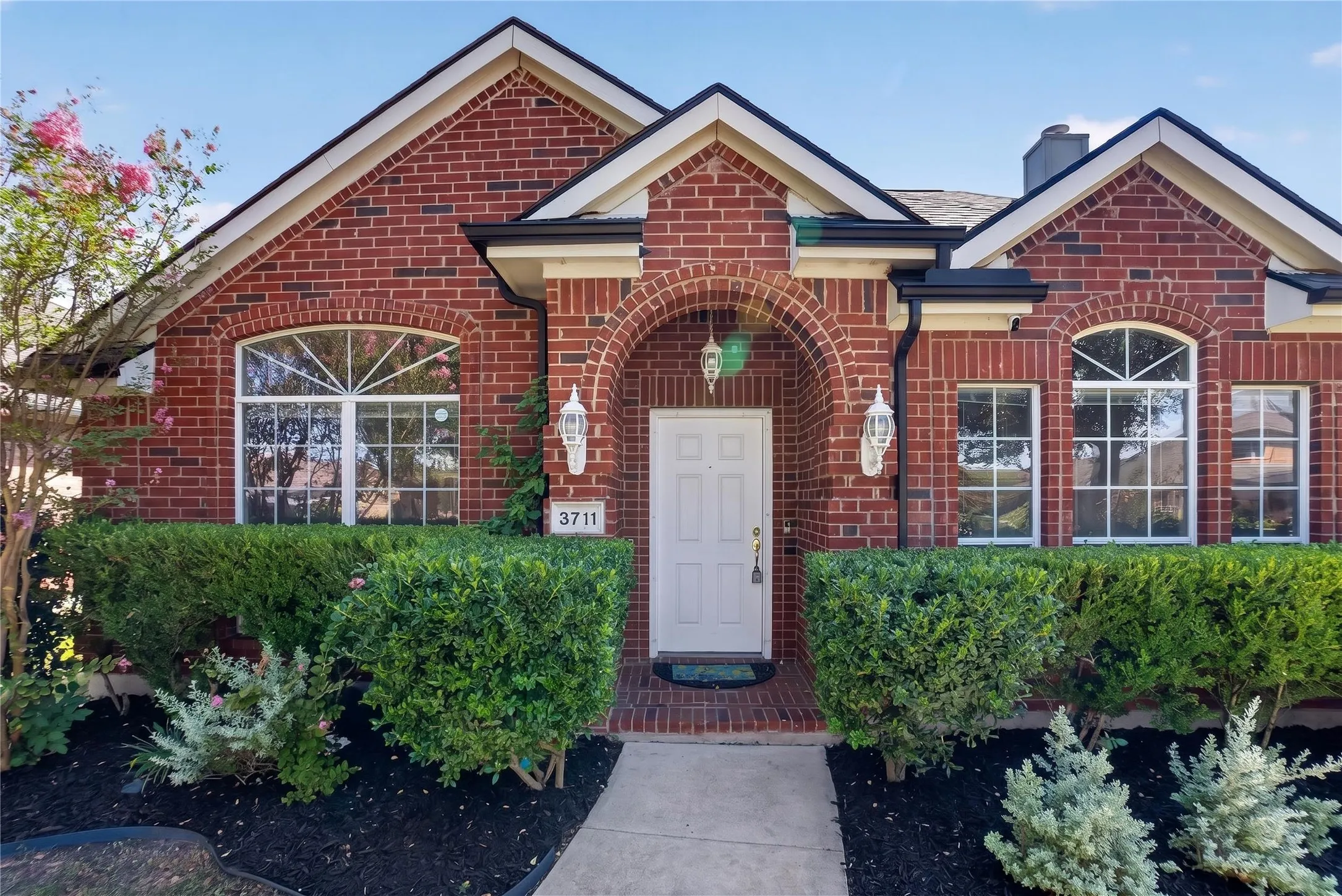 Single Family Residence For Rent in Denton County , 3711 Musketeer Drive, Frisco, Texas 75033, 4 Bedroom, 3 Bathroom, 2 Garage spaces, 2,338 Sqft, built in 2003, mls#21386607, Real Estate Agent in Frisco, Homes For Rent in Denton county, Homes For Rent in Frisco, Realtor in Frisco Texas, Real Estate Brokerage Independent Realty Texas, Luminita Cordes Realtor