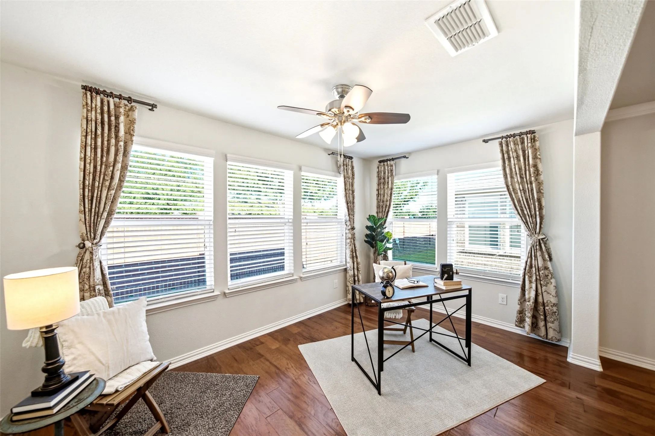 Single Family Residence For Sale in Denton County , 7601 Gulf Breeze Lane, Frisco, Texas 75036, 2 Bedroom, 2 Bathroom, 2 Garage spaces, 1,563 Sqft, built in 2016, mls#21379672, Real Estate Agent in Frisco, Homes For Sale in Denton county, Homes For Sale in Frisco, Realtor in Frisco Texas, Real Estate Brokerage Independent Realty Texas, Luminita Cordes Realtor