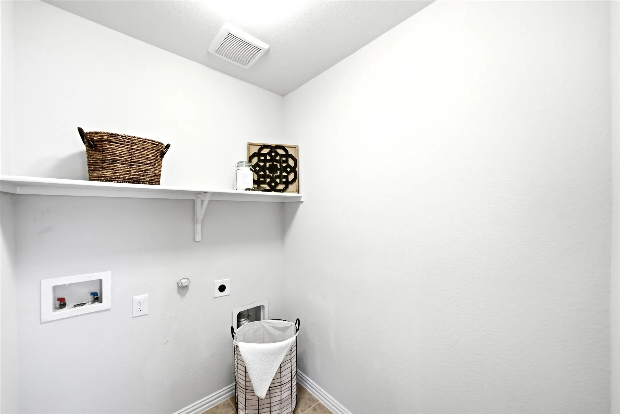 Single Family Residence For Sale in Denton County , 7601 Gulf Breeze Lane, Frisco, Texas 75036, 2 Bedroom, 2 Bathroom, 2 Garage spaces, 1,563 Sqft, built in 2016, mls#21379672, Real Estate Agent in Frisco, Homes For Sale in Denton county, Homes For Sale in Frisco, Realtor in Frisco Texas, Real Estate Brokerage Independent Realty Texas, Luminita Cordes Realtor