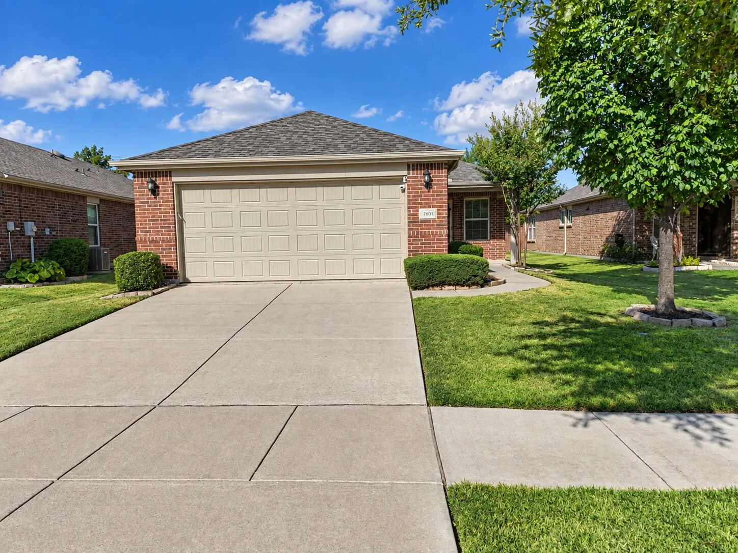 Single Family Residence For Sale in Denton County , 7601 Gulf Breeze Lane, Frisco, Texas 75036, 2 Bedroom, 2 Bathroom, 2 Garage spaces, 1,563 Sqft, built in 2016, mls#21379672, Real Estate Agent in Frisco, Homes For Sale in Denton county, Homes For Sale in Frisco, Realtor in Frisco Texas, Real Estate Brokerage Independent Realty Texas, Luminita Cordes Realtor