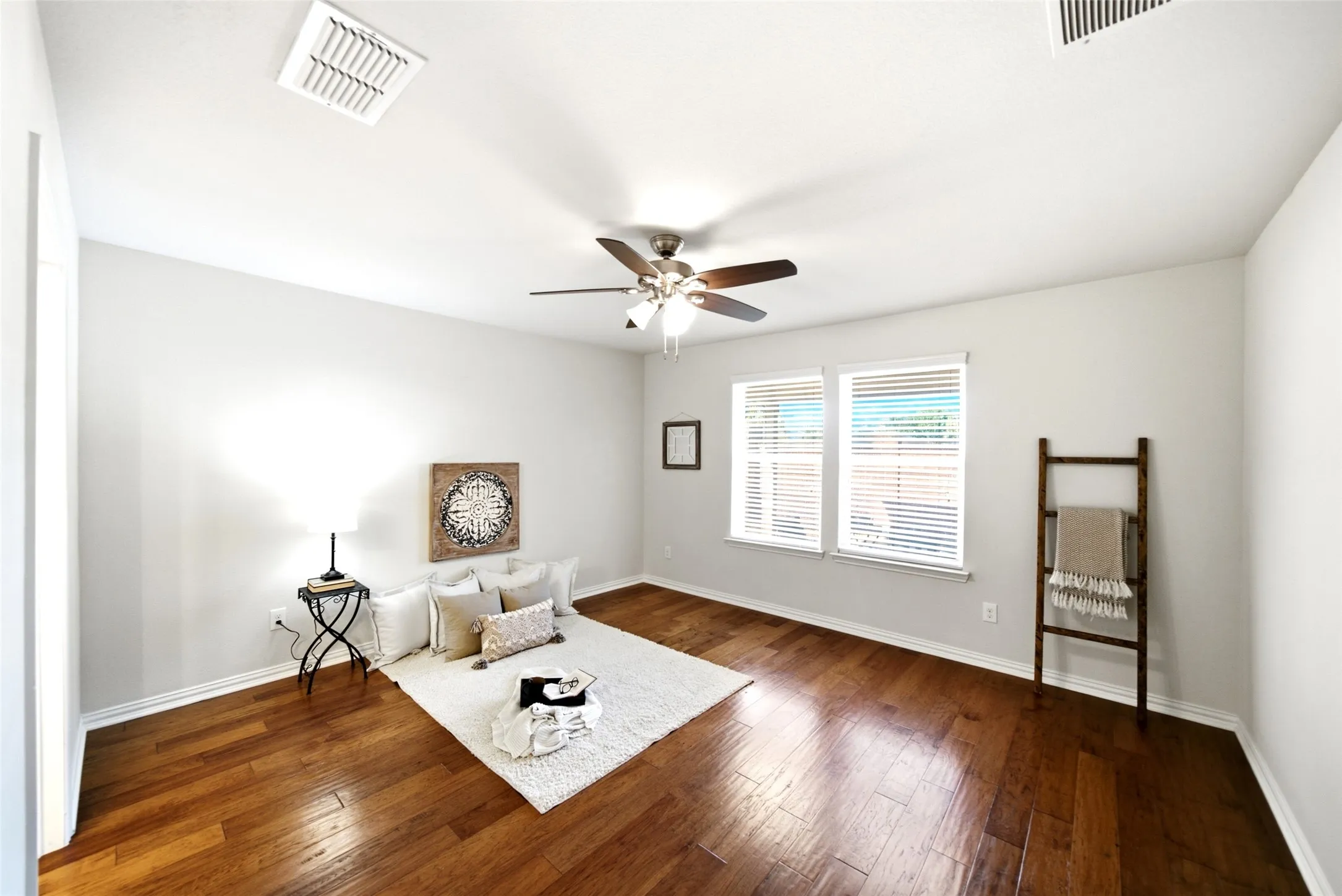 Single Family Residence For Sale in Denton County , 7601 Gulf Breeze Lane, Frisco, Texas 75036, 2 Bedroom, 2 Bathroom, 2 Garage spaces, 1,563 Sqft, built in 2016, mls#21379672, Real Estate Agent in Frisco, Homes For Sale in Denton county, Homes For Sale in Frisco, Realtor in Frisco Texas, Real Estate Brokerage Independent Realty Texas, Luminita Cordes Realtor