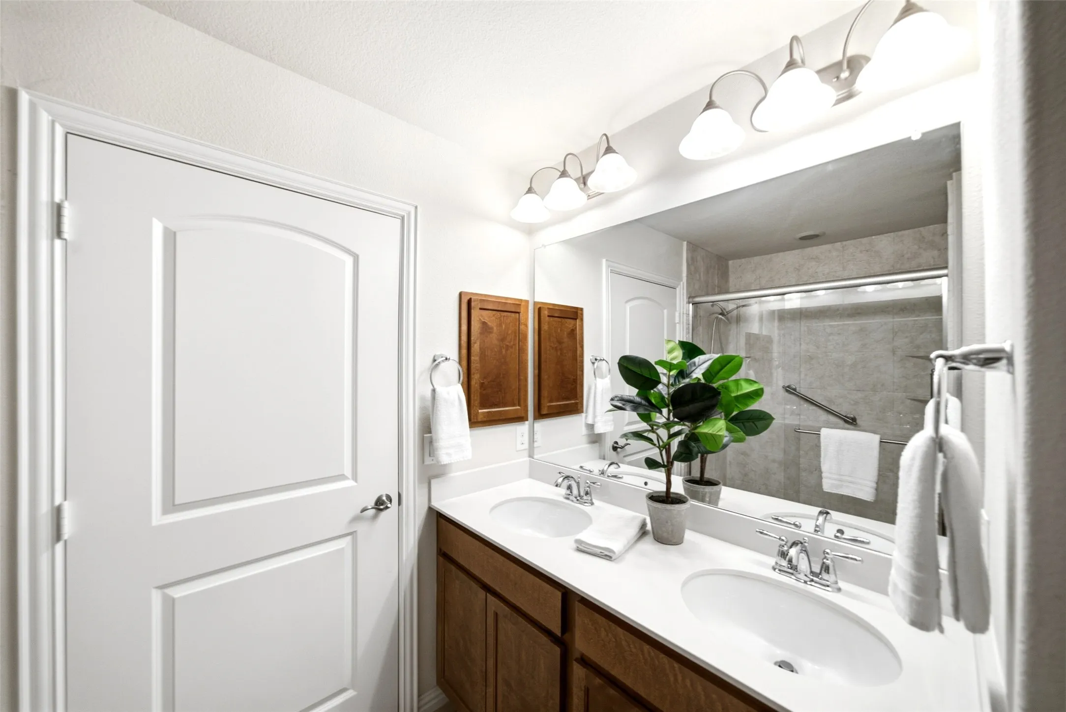 Single Family Residence For Sale in Denton County , 7601 Gulf Breeze Lane, Frisco, Texas 75036, 2 Bedroom, 2 Bathroom, 2 Garage spaces, 1,563 Sqft, built in 2016, mls#21379672, Real Estate Agent in Frisco, Homes For Sale in Denton county, Homes For Sale in Frisco, Realtor in Frisco Texas, Real Estate Brokerage Independent Realty Texas, Luminita Cordes Realtor