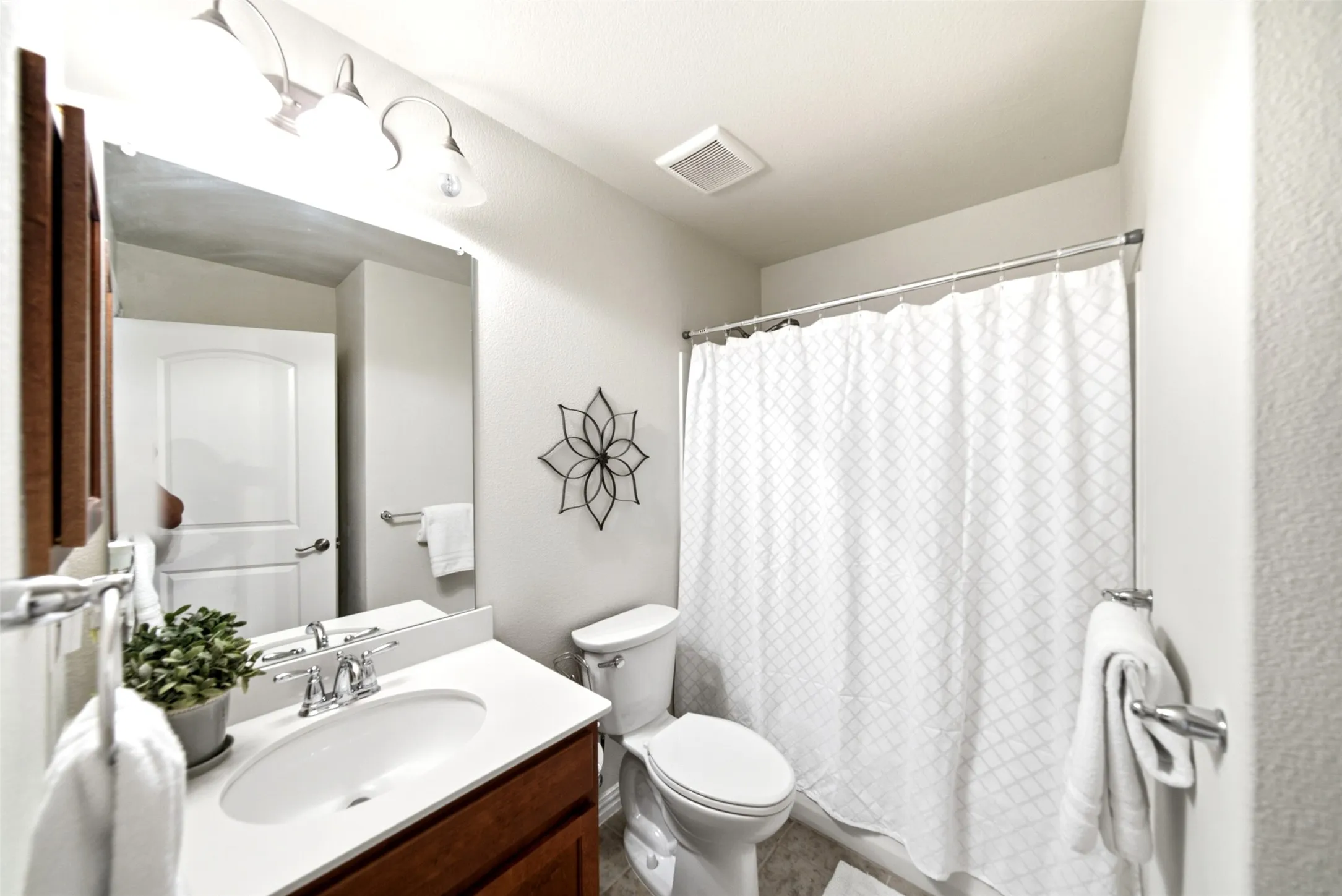 Single Family Residence For Sale in Denton County , 7601 Gulf Breeze Lane, Frisco, Texas 75036, 2 Bedroom, 2 Bathroom, 2 Garage spaces, 1,563 Sqft, built in 2016, mls#21379672, Real Estate Agent in Frisco, Homes For Sale in Denton county, Homes For Sale in Frisco, Realtor in Frisco Texas, Real Estate Brokerage Independent Realty Texas, Luminita Cordes Realtor