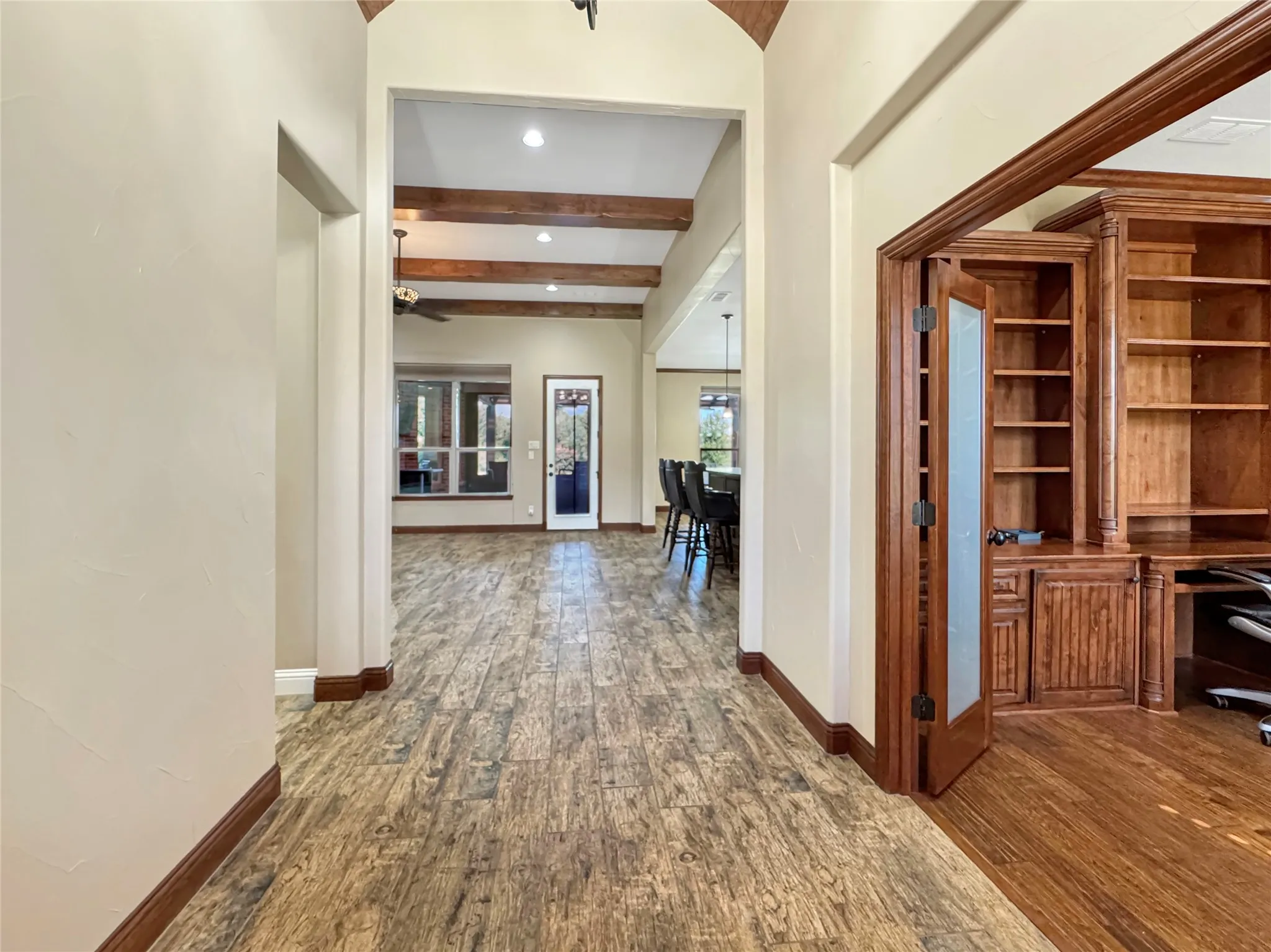 Single Family Residence For Sale in Johnson County , 6509 Ladybank Court W, Cleburne, Texas 76033, 3 Bedroom, 3 Bathroom, 3 Garage spaces, 3,009 Sqft, built in 2012, mls#21386622, Real Estate Agent in Cleburne, Homes For Sale in Johnson county, Homes For Sale in Cleburne, Realtor in Cleburne Texas, Real Estate Brokerage Independent Realty Texas, Luminita Cordes Realtor