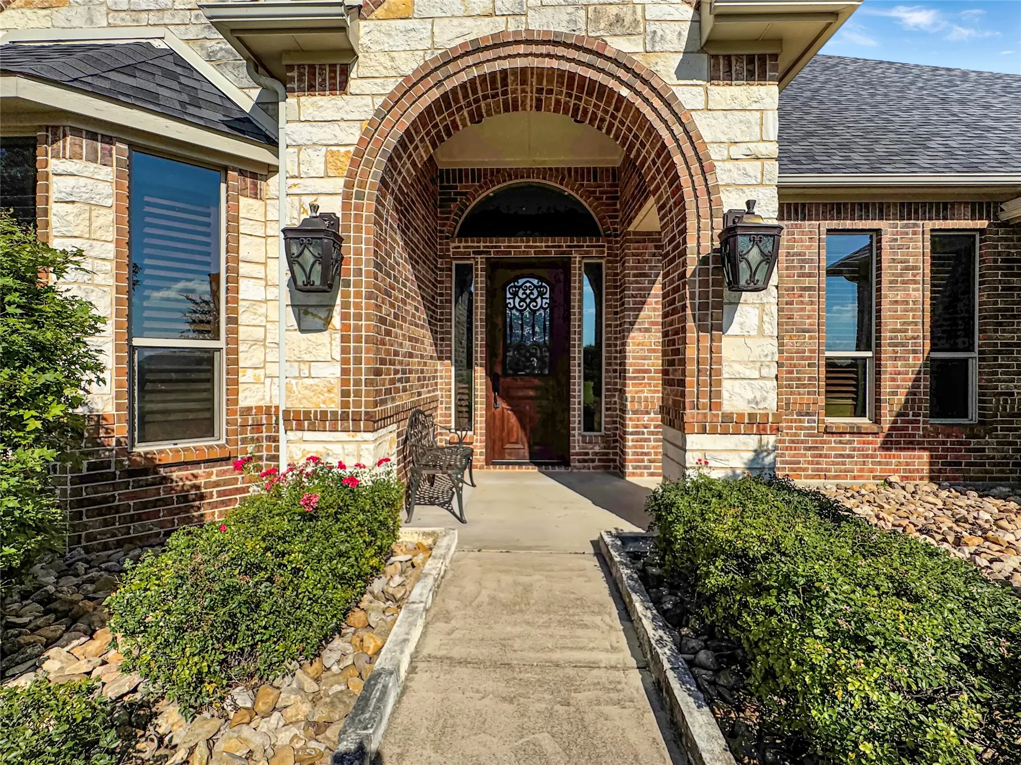 Single Family Residence For Sale in Johnson County , 6509 Ladybank Court W, Cleburne, Texas 76033, 3 Bedroom, 3 Bathroom, 3 Garage spaces, 3,009 Sqft, built in 2012, mls#21386622, Real Estate Agent in Cleburne, Homes For Sale in Johnson county, Homes For Sale in Cleburne, Realtor in Cleburne Texas, Real Estate Brokerage Independent Realty Texas, Luminita Cordes Realtor