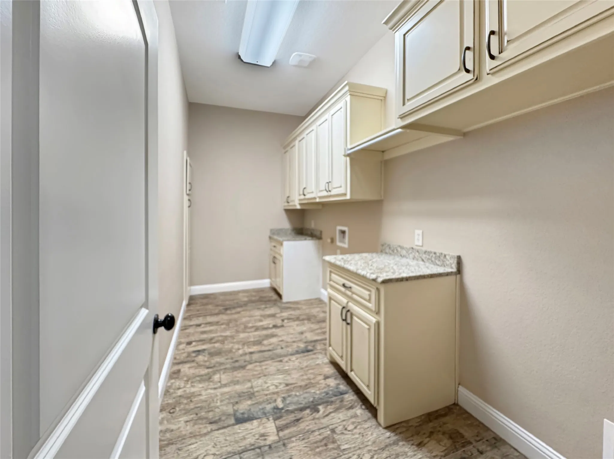 Single Family Residence For Sale in Johnson County , 6509 Ladybank Court W, Cleburne, Texas 76033, 3 Bedroom, 3 Bathroom, 3 Garage spaces, 3,009 Sqft, built in 2012, mls#21386622, Real Estate Agent in Cleburne, Homes For Sale in Johnson county, Homes For Sale in Cleburne, Realtor in Cleburne Texas, Real Estate Brokerage Independent Realty Texas, Luminita Cordes Realtor