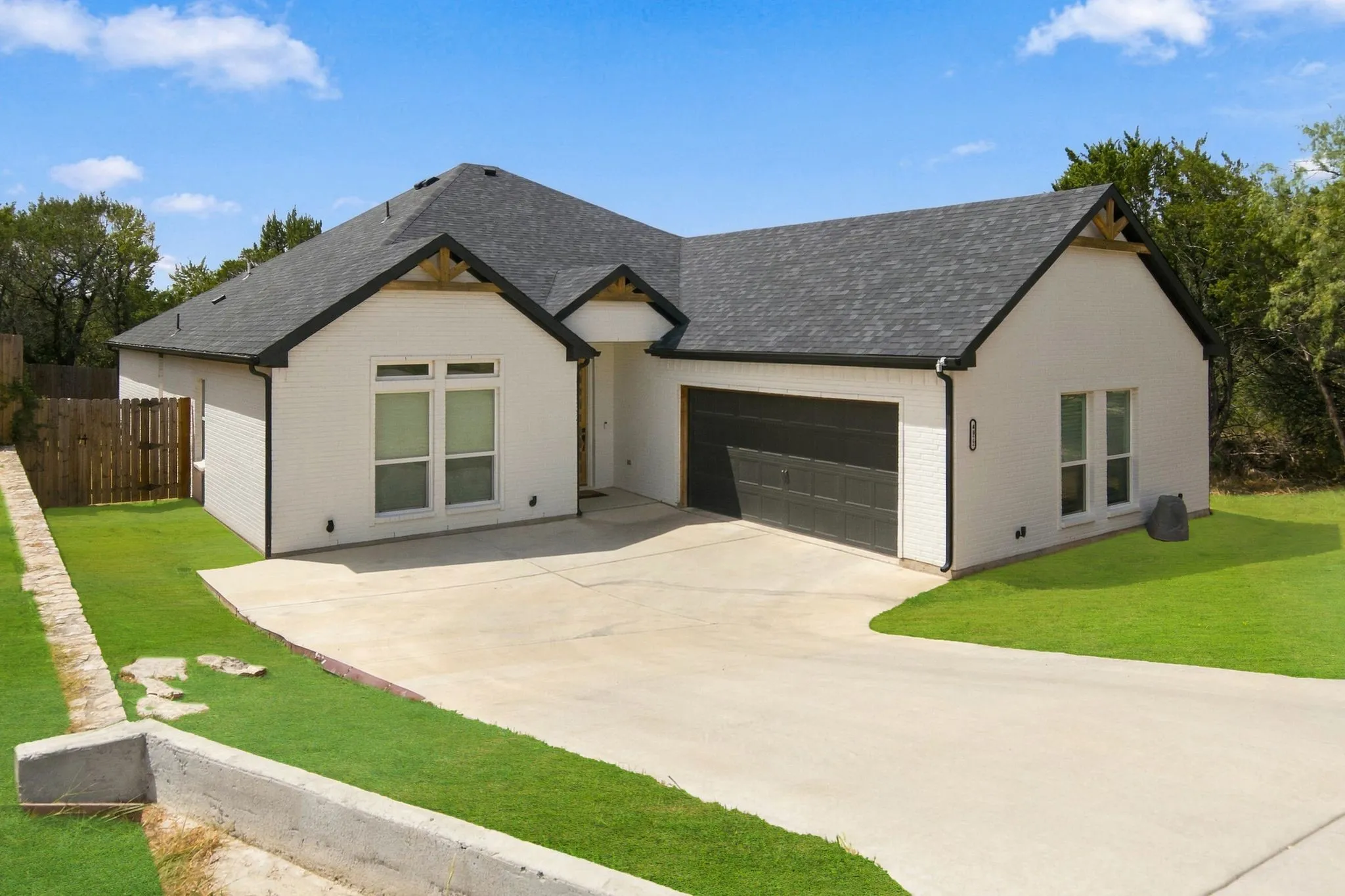 Single Family Residence For Sale in Hood County , 4822 Wichita Street, Granbury, Texas 76048, 3 Bedroom, 3 Bathroom, 2 Garage spaces, 1,994 Sqft, built in 2023, mls#21380417, Real Estate Agent in Granbury, Homes For Sale in Hood county, Homes For Sale in Granbury, Realtor in Granbury Texas, Real Estate Brokerage Independent Realty Texas, Luminita Cordes Realtor