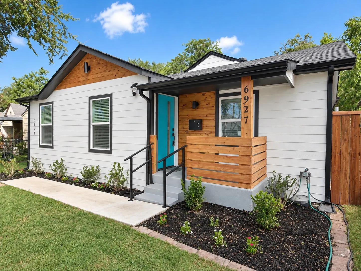 Single Family Residence For Sale in Dallas County , 6927 Overlook Drive, Dallas, Texas 75227, 3 Bedroom, 2 Bathroom, Garage spaces, 1,125 Sqft, built in 1950, mls#21386142, Real Estate Agent in Dallas, Homes For Sale in Dallas county, Homes For Sale in Dallas, Realtor in Dallas Texas, Real Estate Brokerage Independent Realty Texas, Luminita Cordes Realtor