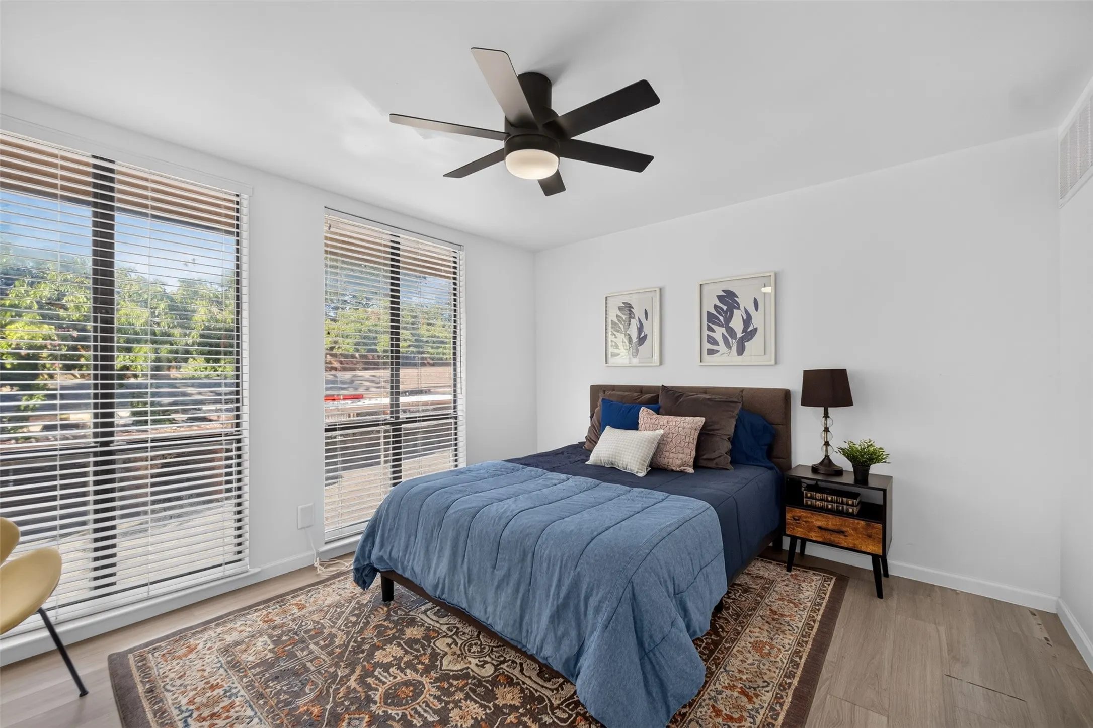 Condominium For Sale in Dallas County , 7522 Holly Hill Drive 8, Dallas, Texas 75231, 1 Bedroom, 1 Bathroom, Garage spaces, 736 Sqft, built in 1979, mls#21386312, Real Estate Agent in Dallas, Homes For Sale in Dallas county, Homes For Sale in Dallas, Realtor in Dallas Texas, Real Estate Brokerage Independent Realty Texas, Luminita Cordes Realtor