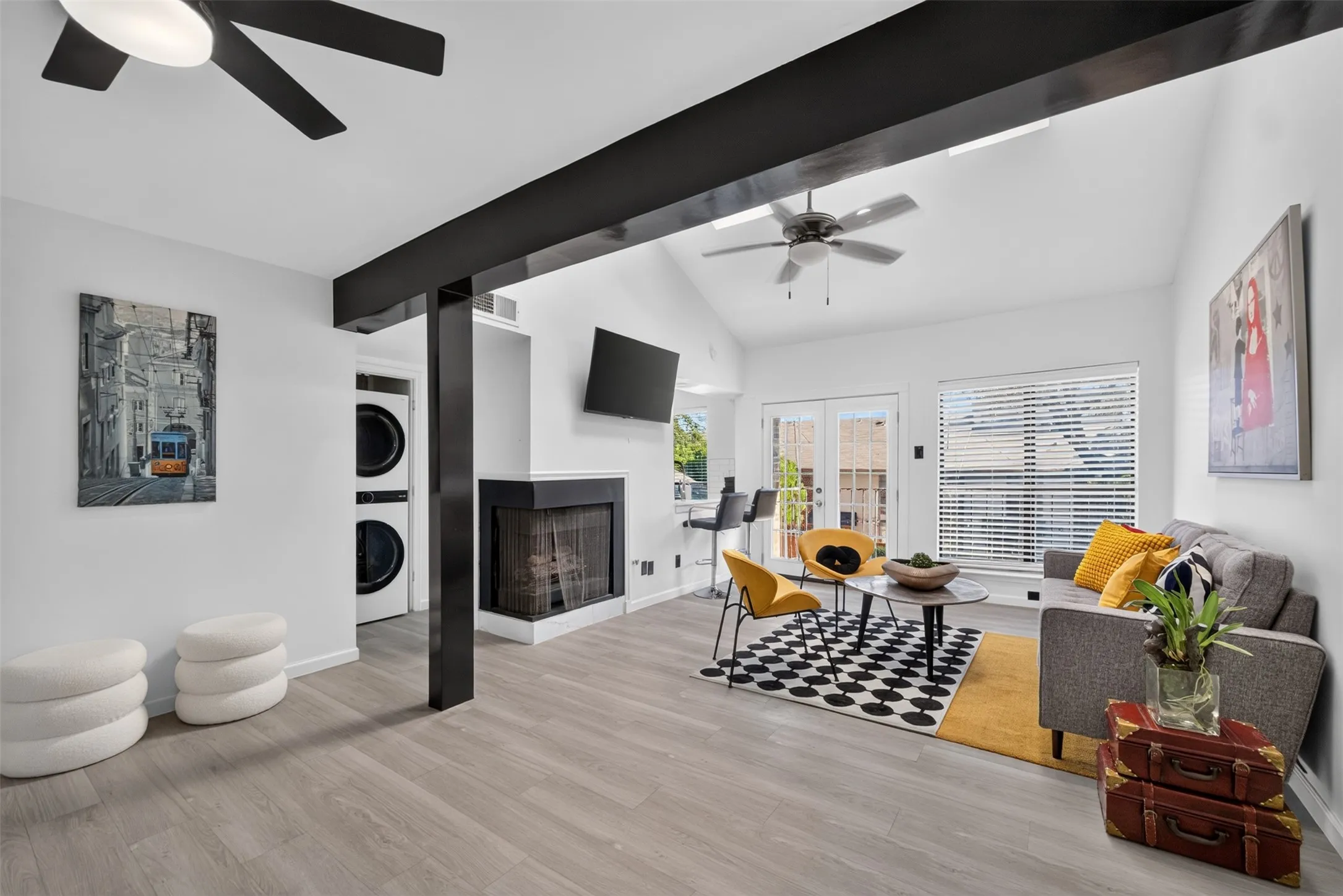 Condominium For Sale in Dallas County , 7522 Holly Hill Drive 8, Dallas, Texas 75231, 1 Bedroom, 1 Bathroom, Garage spaces, 736 Sqft, built in 1979, mls#21386312, Real Estate Agent in Dallas, Homes For Sale in Dallas county, Homes For Sale in Dallas, Realtor in Dallas Texas, Real Estate Brokerage Independent Realty Texas, Luminita Cordes Realtor