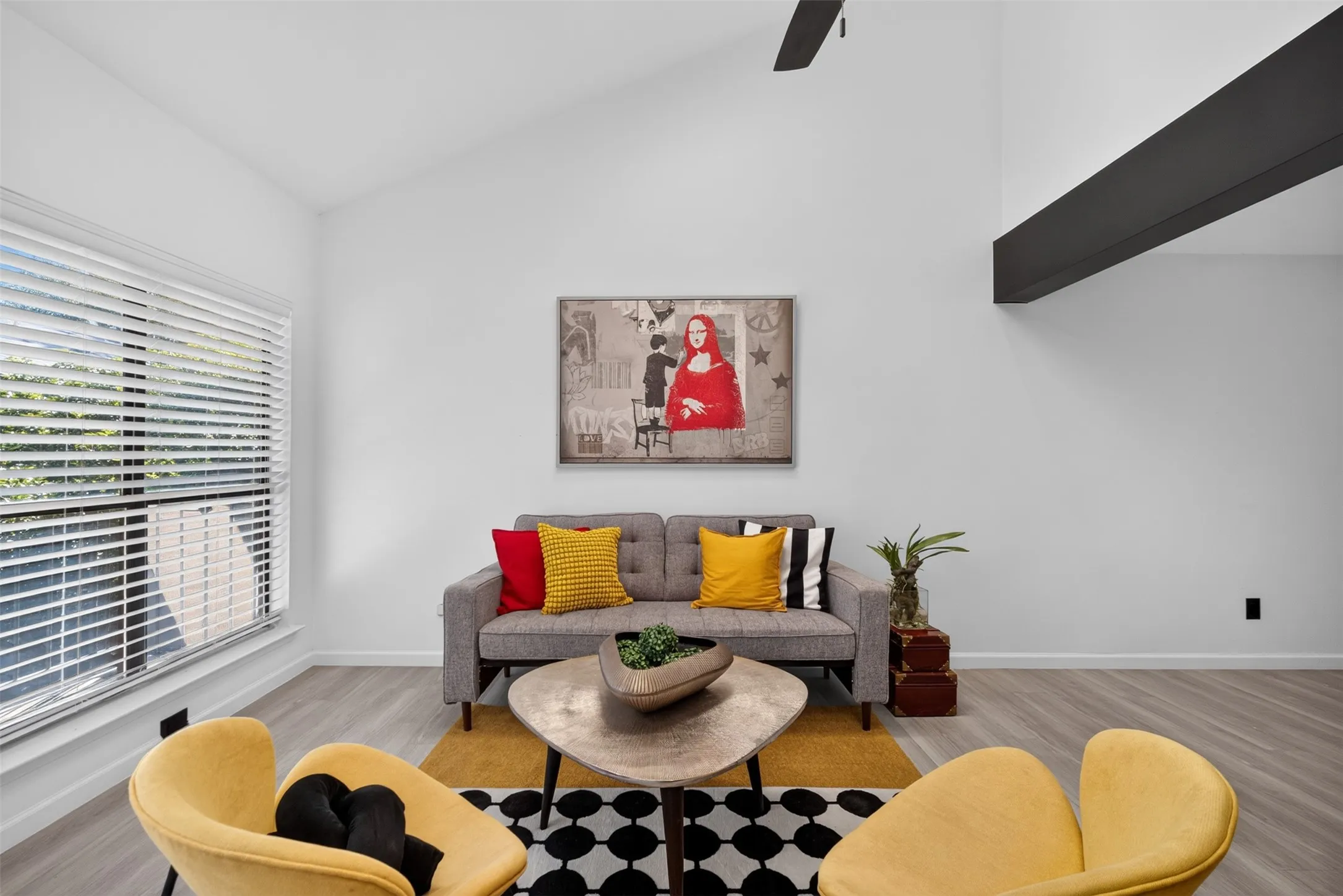Condominium For Sale in Dallas County , 7522 Holly Hill Drive 8, Dallas, Texas 75231, 1 Bedroom, 1 Bathroom, Garage spaces, 736 Sqft, built in 1979, mls#21386312, Real Estate Agent in Dallas, Homes For Sale in Dallas county, Homes For Sale in Dallas, Realtor in Dallas Texas, Real Estate Brokerage Independent Realty Texas, Luminita Cordes Realtor