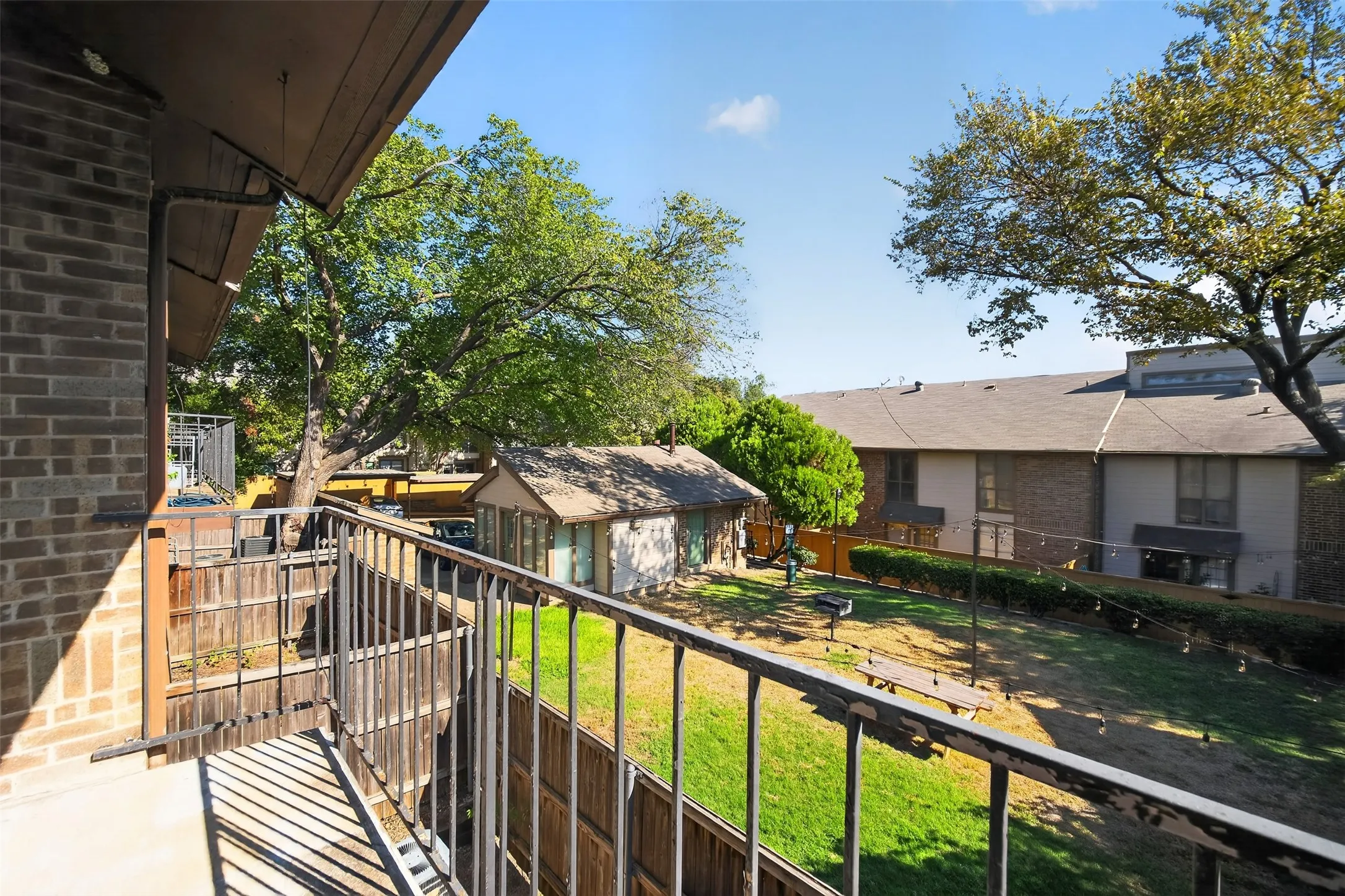 Condominium For Sale in Dallas County , 7522 Holly Hill Drive 8, Dallas, Texas 75231, 1 Bedroom, 1 Bathroom, Garage spaces, 736 Sqft, built in 1979, mls#21386312, Real Estate Agent in Dallas, Homes For Sale in Dallas county, Homes For Sale in Dallas, Realtor in Dallas Texas, Real Estate Brokerage Independent Realty Texas, Luminita Cordes Realtor