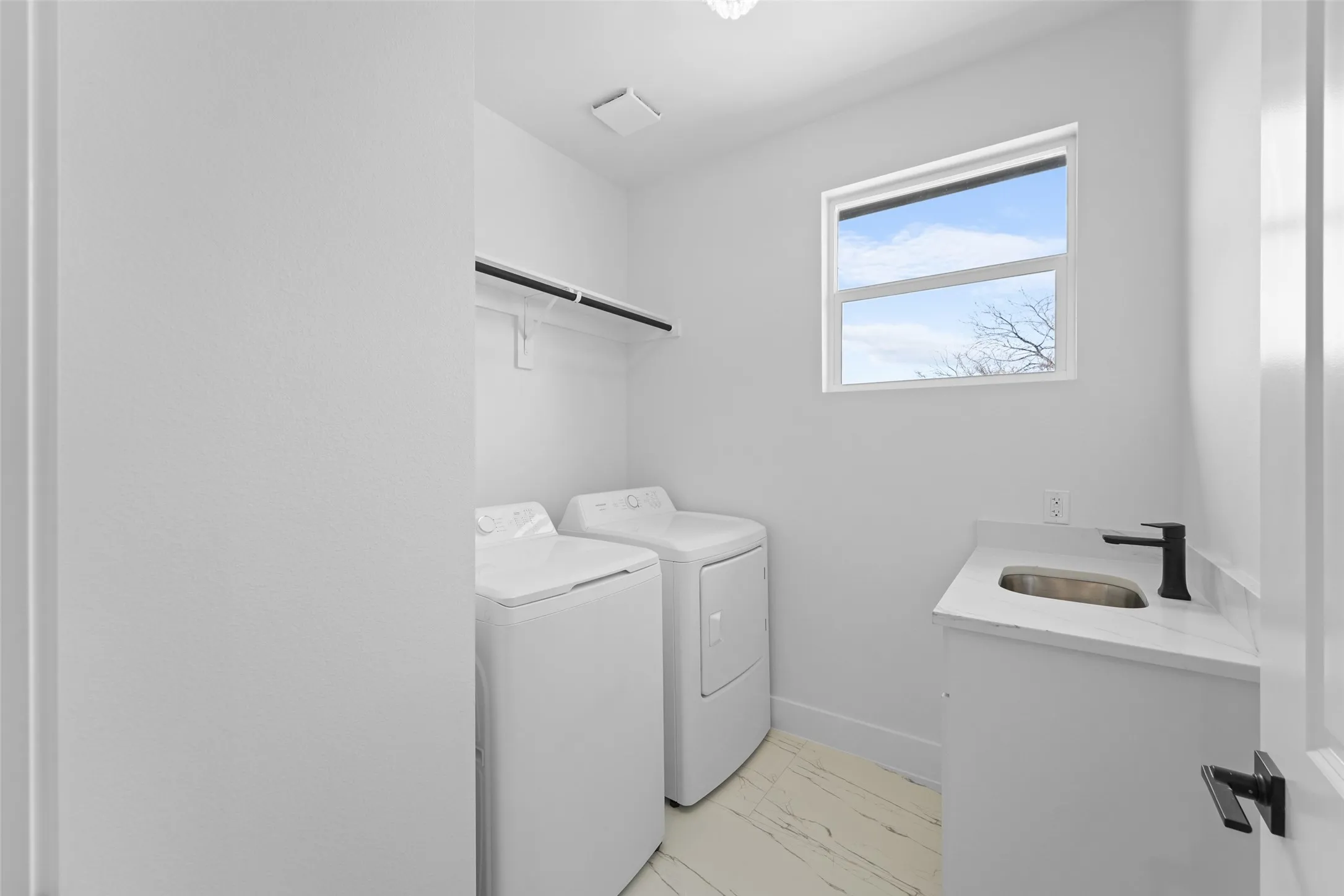 Single Family Residence For Sale in Dallas County , 703 Buckalew Street, Dallas, Texas 75208, 4 Bedroom, 3 Bathroom, 2 Garage spaces, 2,700 Sqft, built in 2026, mls#21386627, Real Estate Agent in Dallas, Homes For Sale in Dallas county, Homes For Sale in Dallas, Realtor in Dallas Texas, Real Estate Brokerage Independent Realty Texas, Luminita Cordes Realtor