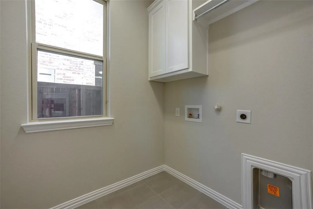 Single Family Residence For Rent in Collin County , 1500 Cherry Blossom Lane, Celina, Texas 75078, 4 Bedroom, 4 Bathroom, 2 Garage spaces, 2,722 Sqft, built in 2017, mls#21386634, Real Estate Agent in Celina, Homes For Rent in Collin county, Homes For Rent in Celina, Realtor in Celina Texas, Real Estate Brokerage Independent Realty Texas, Luminita Cordes Realtor