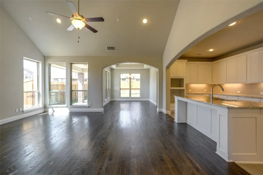 Single Family Residence For Rent in Collin County , 1500 Cherry Blossom Lane, Celina, Texas 75078, 4 Bedroom, 4 Bathroom, 2 Garage spaces, 2,722 Sqft, built in 2017, mls#21386634, Real Estate Agent in Celina, Homes For Rent in Collin county, Homes For Rent in Celina, Realtor in Celina Texas, Real Estate Brokerage Independent Realty Texas, Luminita Cordes Realtor