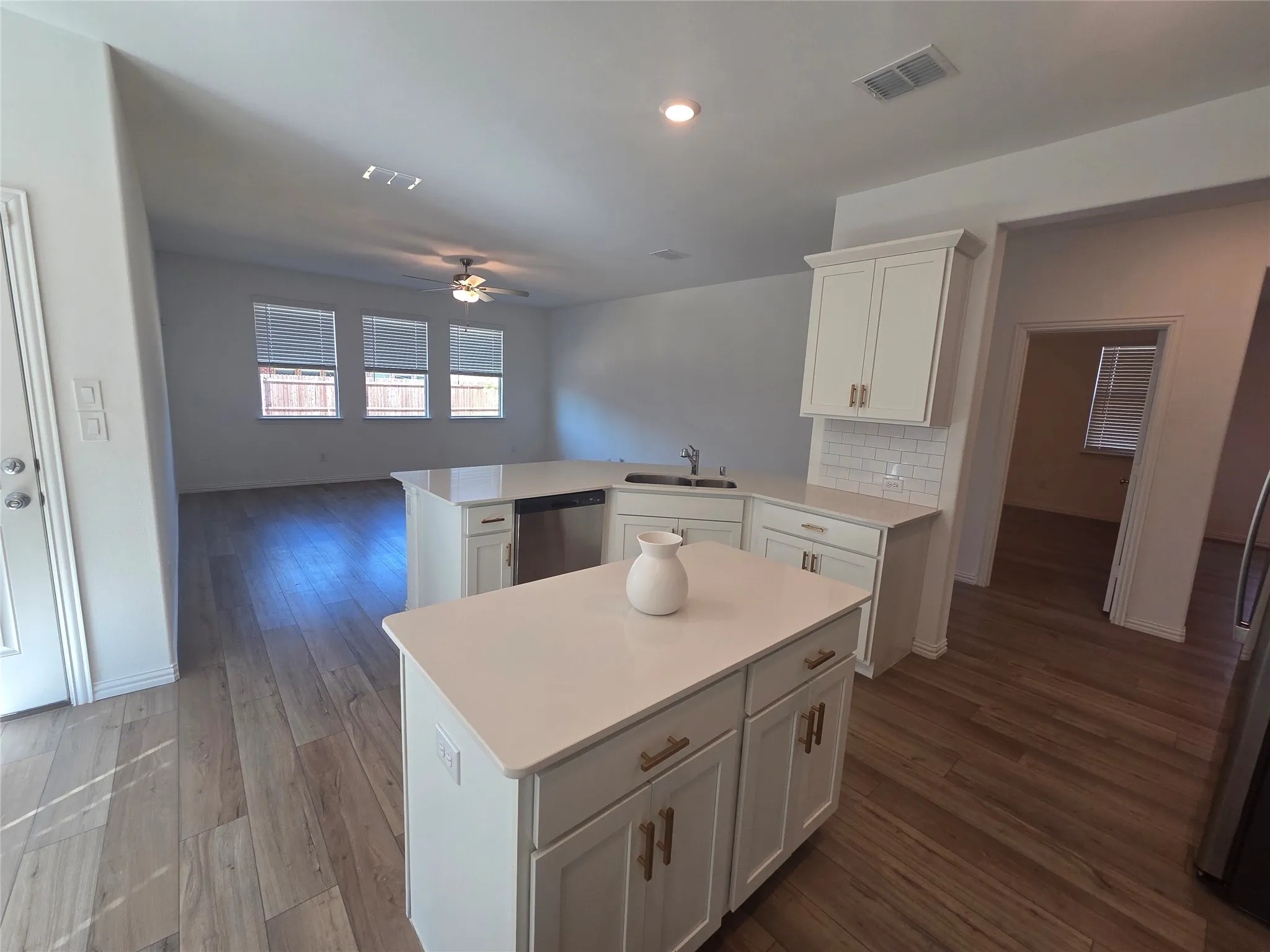 Single Family Residence For Sale in Collin County , 3300 Cardinal Flower Place, Mc Kinney, Texas 75071, 4 Bedroom, 2 Bathroom, 2 Garage spaces, 2,010 Sqft, built in 2022, mls#21386636, Real Estate Agent in Mc Kinney, Homes For Sale in Collin county, Homes For Sale in Mc Kinney, Realtor in Mc Kinney Texas, Real Estate Brokerage Independent Realty Texas, Luminita Cordes Realtor