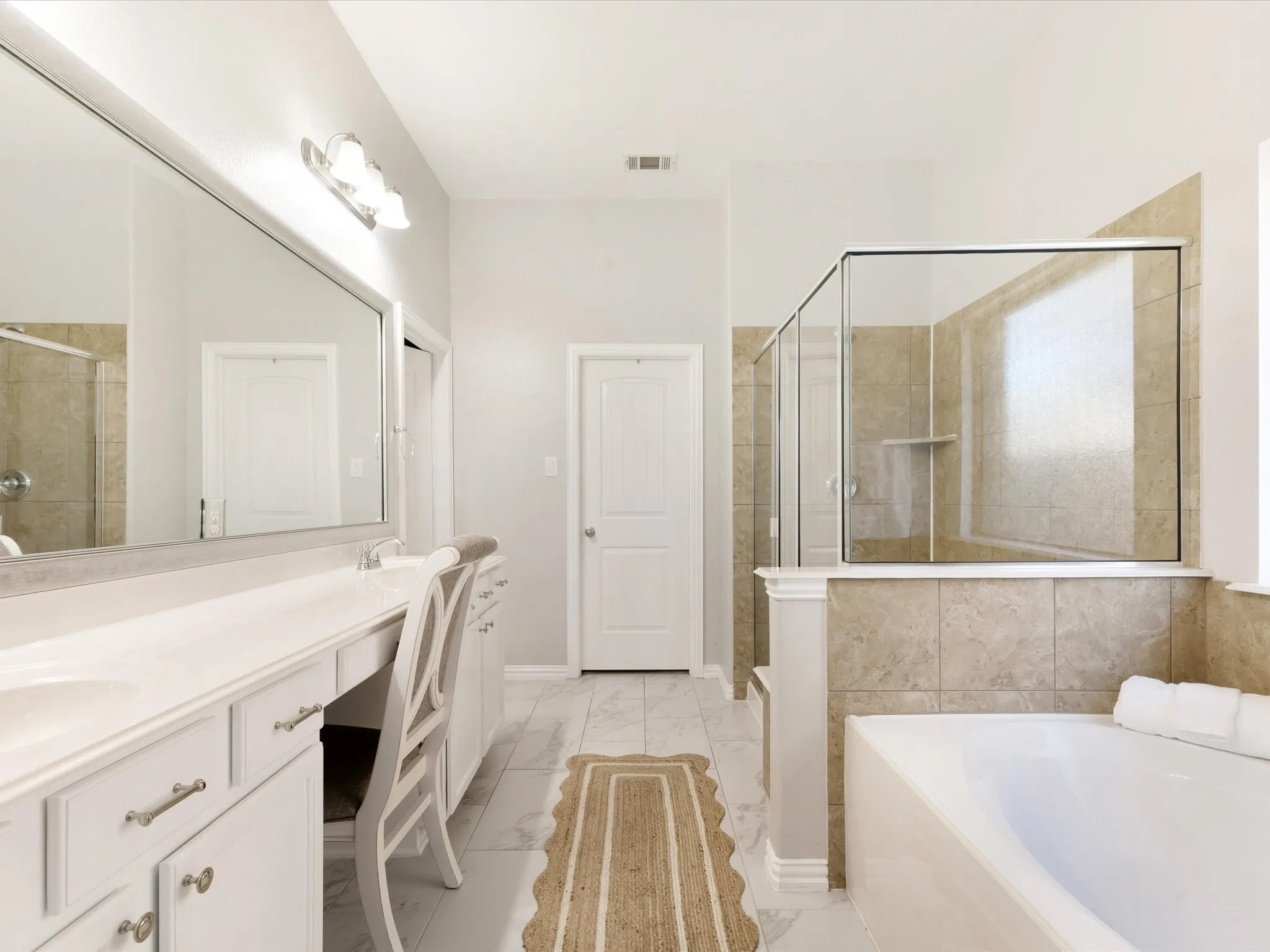 Single Family Residence For Sale in Collin County , 3916 Brook Wood Drive, Mc Kinney, Texas 75071, 5 Bedroom, 3 Bathroom, 2 Garage spaces, 3,228 Sqft, built in 2012, mls#21381790, Real Estate Agent in Mc Kinney, Homes For Sale in Collin county, Homes For Sale in Mc Kinney, Realtor in Mc Kinney Texas, Real Estate Brokerage Independent Realty Texas, Luminita Cordes Realtor