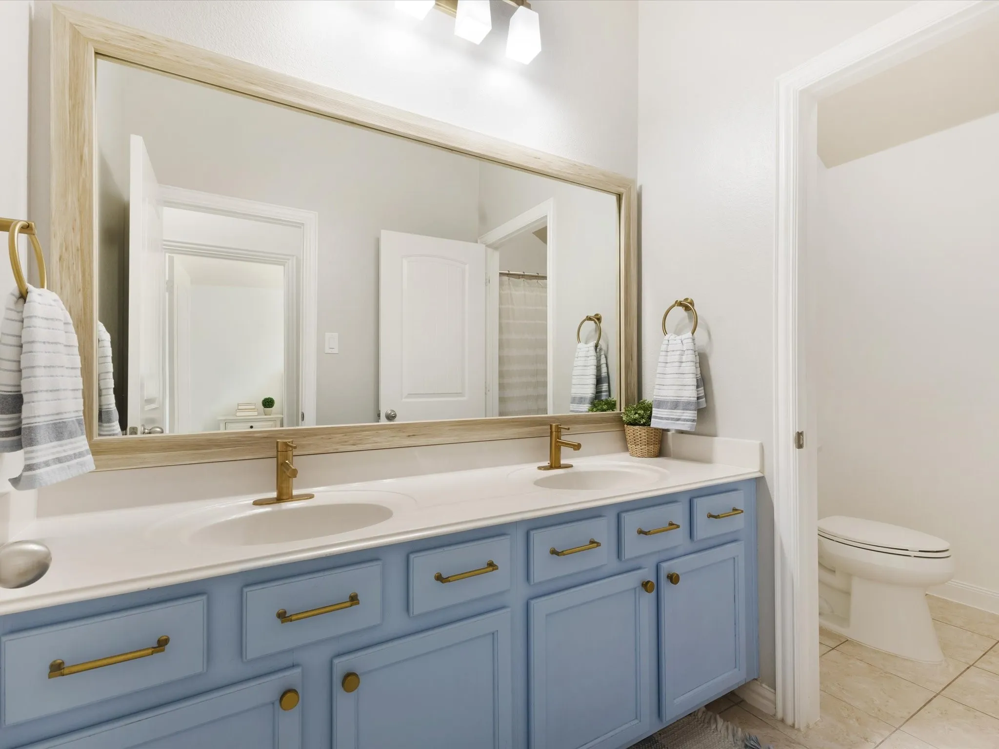 Single Family Residence For Sale in Collin County , 3916 Brook Wood Drive, Mc Kinney, Texas 75071, 5 Bedroom, 3 Bathroom, 2 Garage spaces, 3,228 Sqft, built in 2012, mls#21381790, Real Estate Agent in Mc Kinney, Homes For Sale in Collin county, Homes For Sale in Mc Kinney, Realtor in Mc Kinney Texas, Real Estate Brokerage Independent Realty Texas, Luminita Cordes Realtor