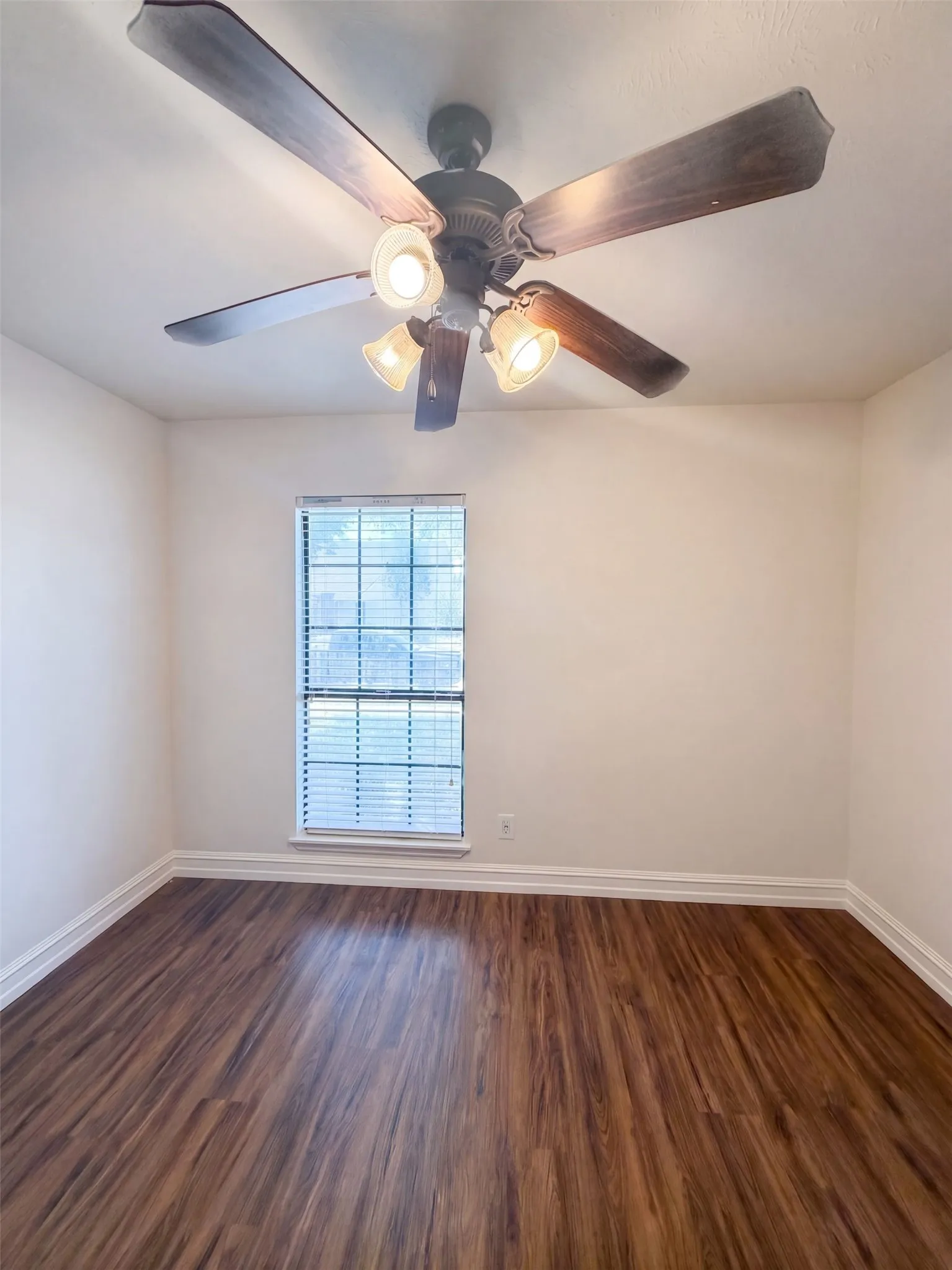 Single Family Residence For Sale in Denton County , 6808 Younger Drive, The Colony, Texas 75056, 3 Bedroom, 2 Bathroom, 2 Garage spaces, 1,575 Sqft, built in 1985, mls#21386642, Real Estate Agent in The Colony, Homes For Sale in Denton county, Homes For Sale in The Colony, Realtor in The Colony Texas, Real Estate Brokerage Independent Realty Texas, Luminita Cordes Realtor
