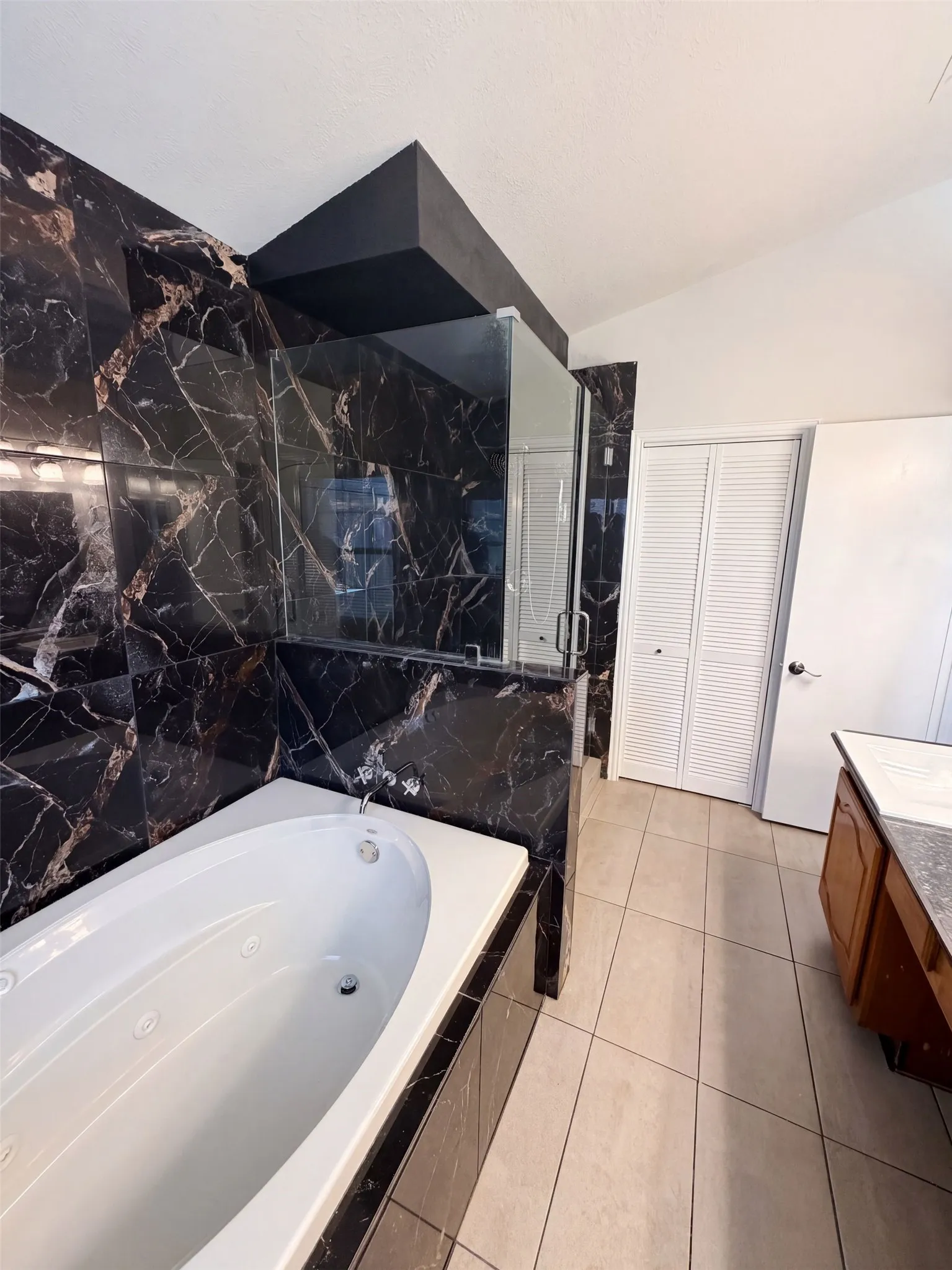 Single Family Residence For Sale in Denton County , 6808 Younger Drive, The Colony, Texas 75056, 3 Bedroom, 2 Bathroom, 2 Garage spaces, 1,575 Sqft, built in 1985, mls#21386642, Real Estate Agent in The Colony, Homes For Sale in Denton county, Homes For Sale in The Colony, Realtor in The Colony Texas, Real Estate Brokerage Independent Realty Texas, Luminita Cordes Realtor