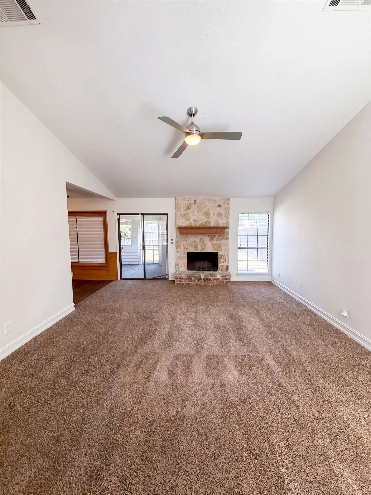 Single Family Residence For Sale in Denton County , 6808 Younger Drive, The Colony, Texas 75056, 3 Bedroom, 2 Bathroom, 2 Garage spaces, 1,575 Sqft, built in 1985, mls#21386642, Real Estate Agent in The Colony, Homes For Sale in Denton county, Homes For Sale in The Colony, Realtor in The Colony Texas, Real Estate Brokerage Independent Realty Texas, Luminita Cordes Realtor