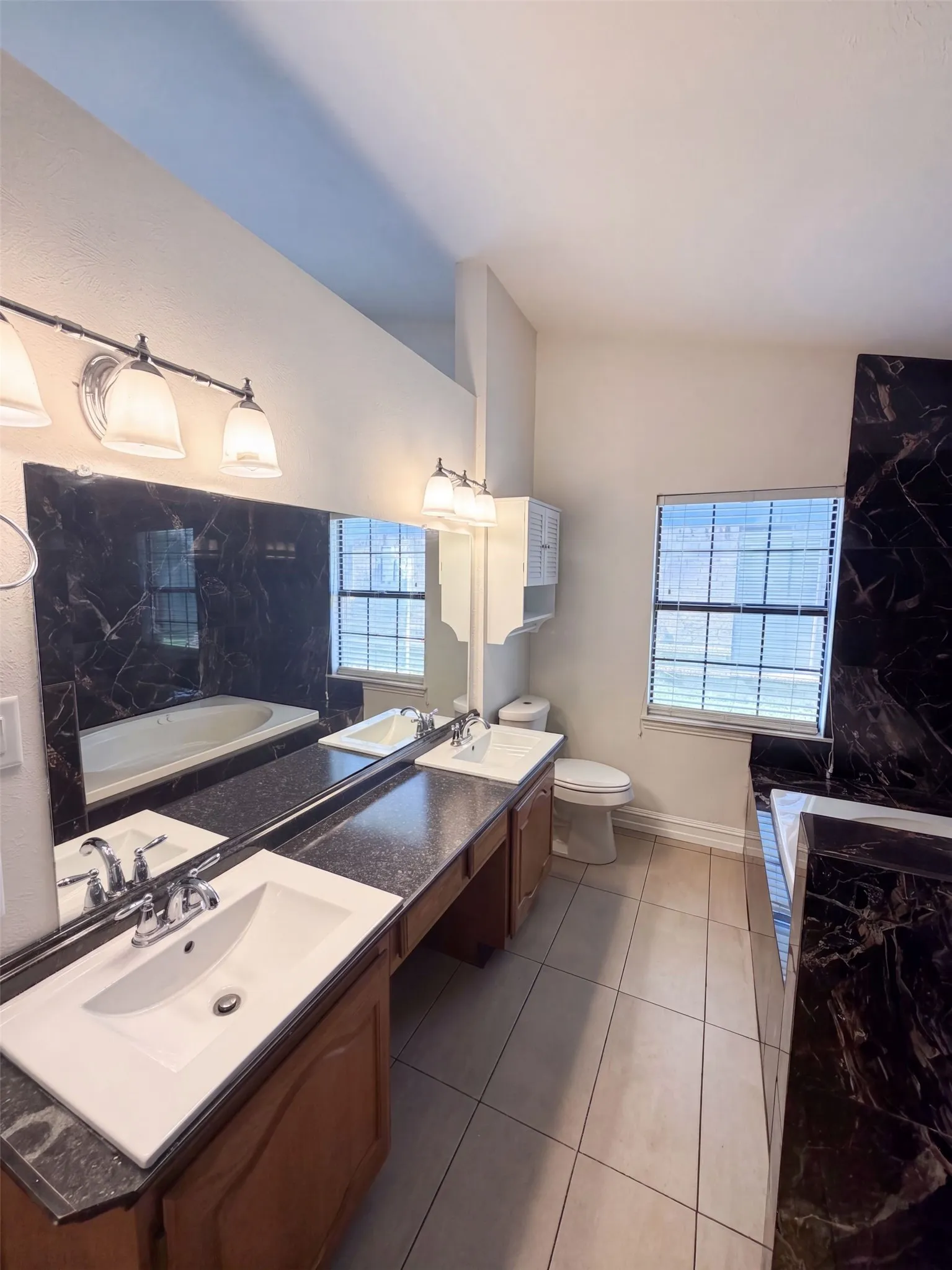 Single Family Residence For Sale in Denton County , 6808 Younger Drive, The Colony, Texas 75056, 3 Bedroom, 2 Bathroom, 2 Garage spaces, 1,575 Sqft, built in 1985, mls#21386642, Real Estate Agent in The Colony, Homes For Sale in Denton county, Homes For Sale in The Colony, Realtor in The Colony Texas, Real Estate Brokerage Independent Realty Texas, Luminita Cordes Realtor