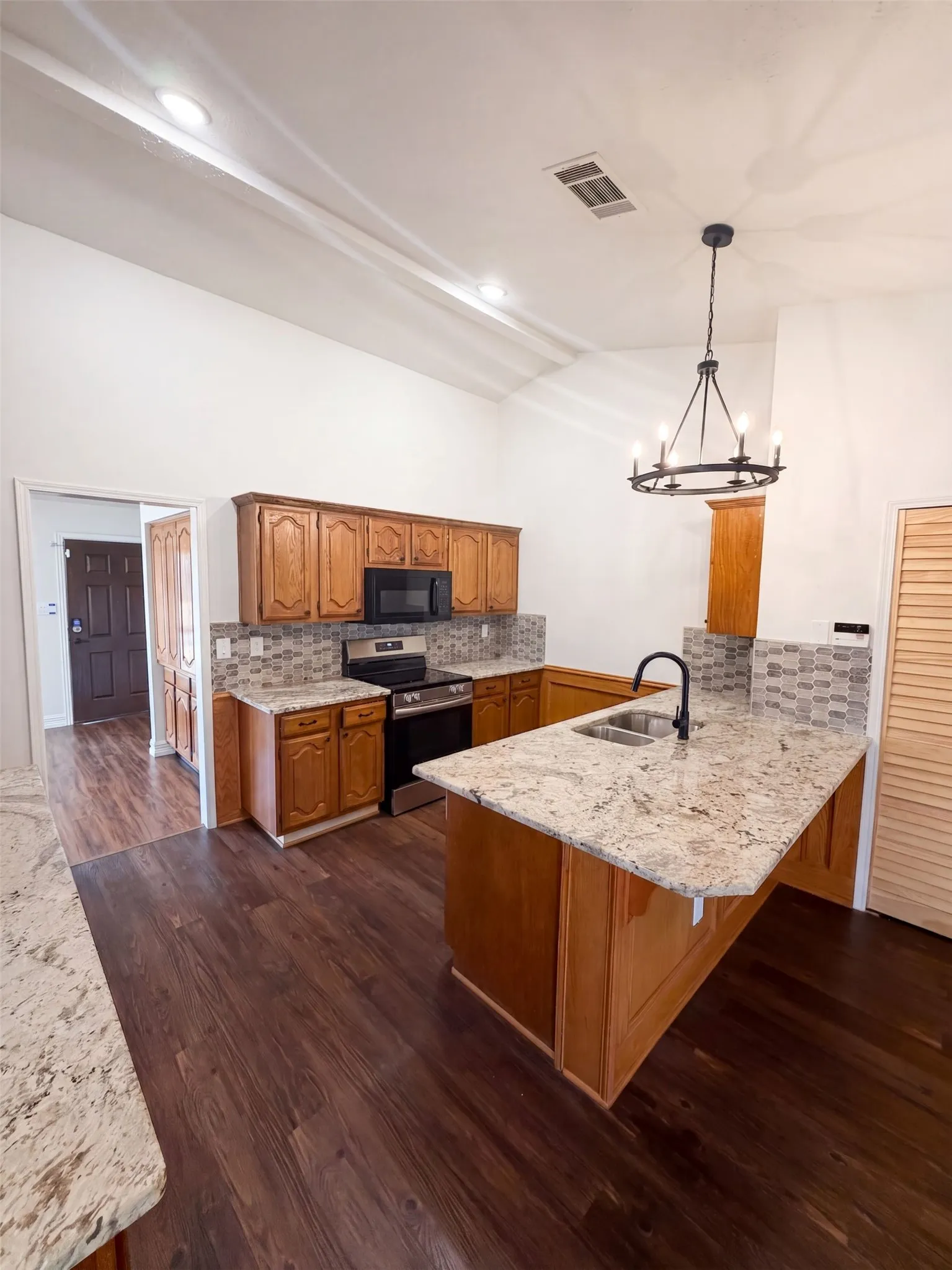 Single Family Residence For Sale in Denton County , 6808 Younger Drive, The Colony, Texas 75056, 3 Bedroom, 2 Bathroom, 2 Garage spaces, 1,575 Sqft, built in 1985, mls#21386642, Real Estate Agent in The Colony, Homes For Sale in Denton county, Homes For Sale in The Colony, Realtor in The Colony Texas, Real Estate Brokerage Independent Realty Texas, Luminita Cordes Realtor