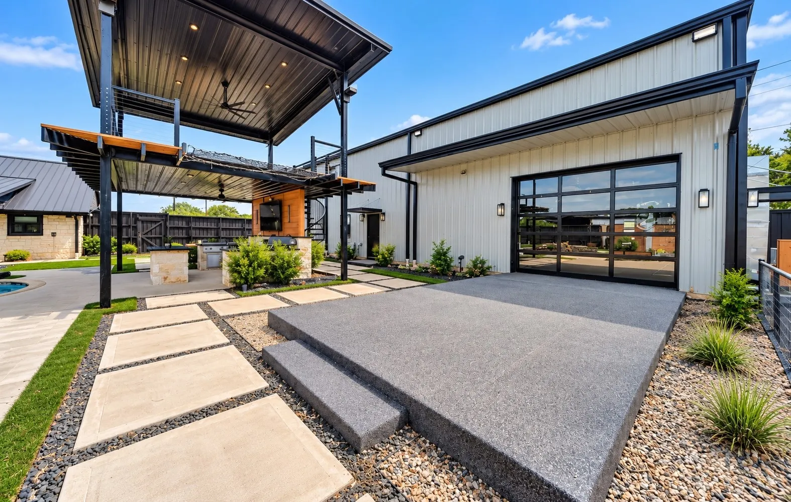 Additional patio next to secondary structure