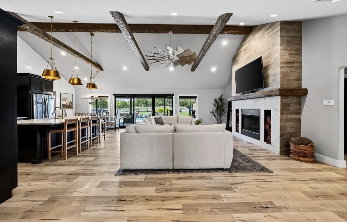 Single Family Residence For Sale in Hunt County , 10790 County Road 2450, Poetry, Texas 75160, 6 Bedroom, 6 Bathroom, 6 Garage spaces, 2,673 Sqft, built in 2002, mls#21370839, Real Estate Agent in Poetry, Homes For Sale in Hunt county, Homes For Sale in Poetry, Realtor in Poetry Texas, Real Estate Brokerage Independent Realty Texas, Luminita Cordes Realtor