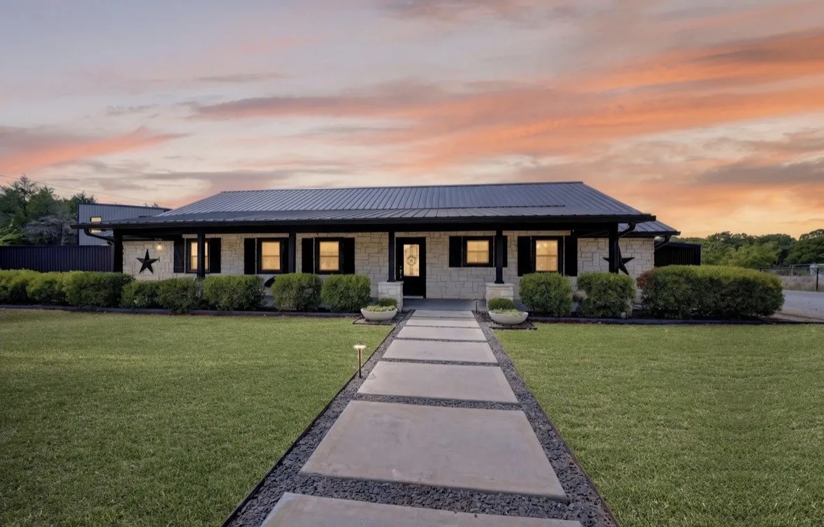 Single Family Residence For Sale in Hunt County , 10790 County Road 2450, Poetry, Texas 75160, 6 Bedroom, 6 Bathroom, 6 Garage spaces, 2,673 Sqft, built in 2002, mls#21370839, Real Estate Agent in Poetry, Homes For Sale in Hunt county, Homes For Sale in Poetry, Realtor in Poetry Texas, Real Estate Brokerage Independent Realty Texas, Luminita Cordes Realtor