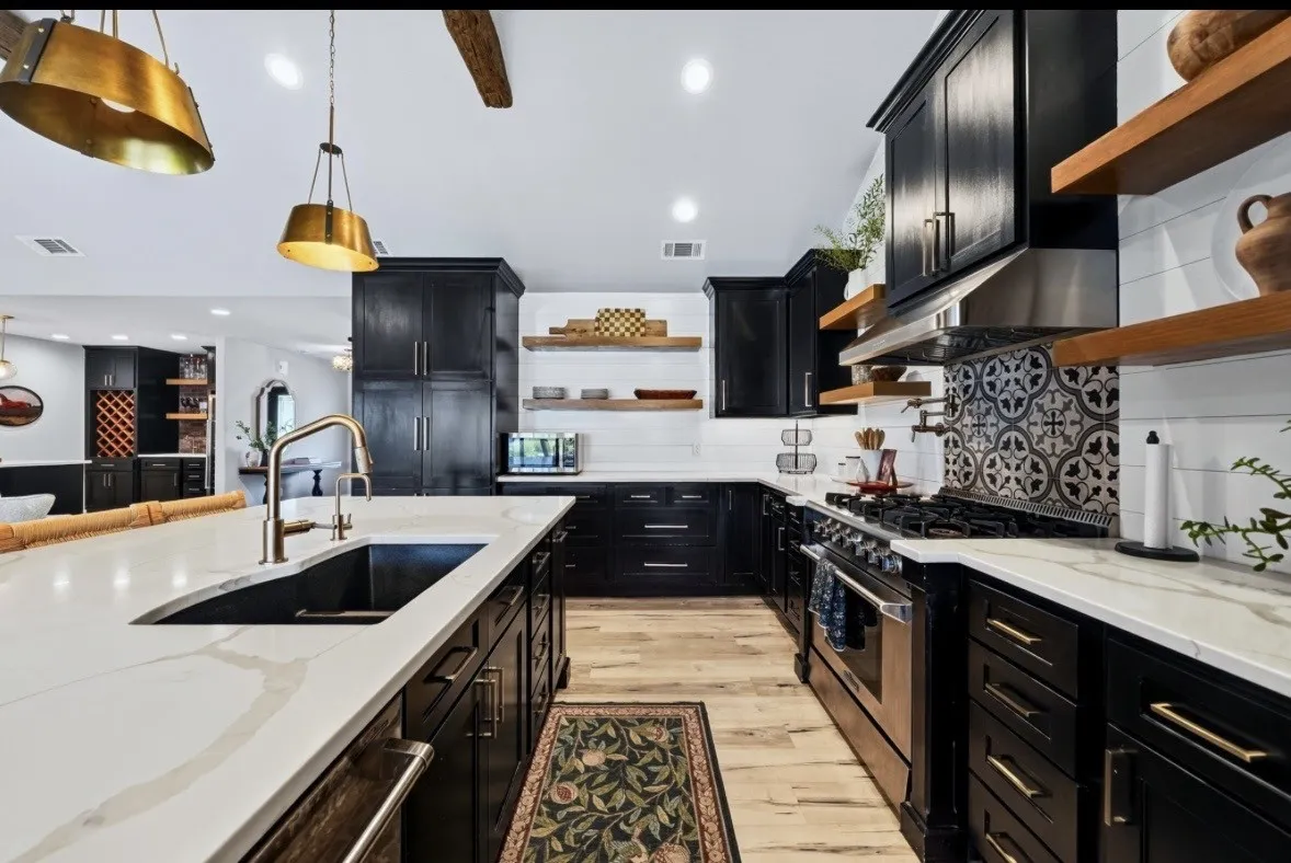 Single Family Residence For Sale in Hunt County , 10790 County Road 2450, Poetry, Texas 75160, 6 Bedroom, 6 Bathroom, 6 Garage spaces, 2,673 Sqft, built in 2002, mls#21370839, Real Estate Agent in Poetry, Homes For Sale in Hunt county, Homes For Sale in Poetry, Realtor in Poetry Texas, Real Estate Brokerage Independent Realty Texas, Luminita Cordes Realtor