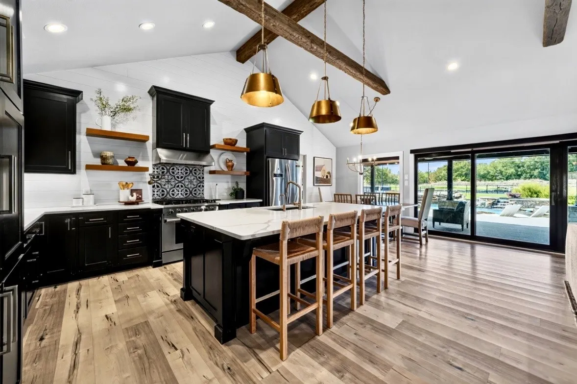 Single Family Residence For Sale in Hunt County , 10790 County Road 2450, Poetry, Texas 75160, 6 Bedroom, 6 Bathroom, 6 Garage spaces, 2,673 Sqft, built in 2002, mls#21370839, Real Estate Agent in Poetry, Homes For Sale in Hunt county, Homes For Sale in Poetry, Realtor in Poetry Texas, Real Estate Brokerage Independent Realty Texas, Luminita Cordes Realtor