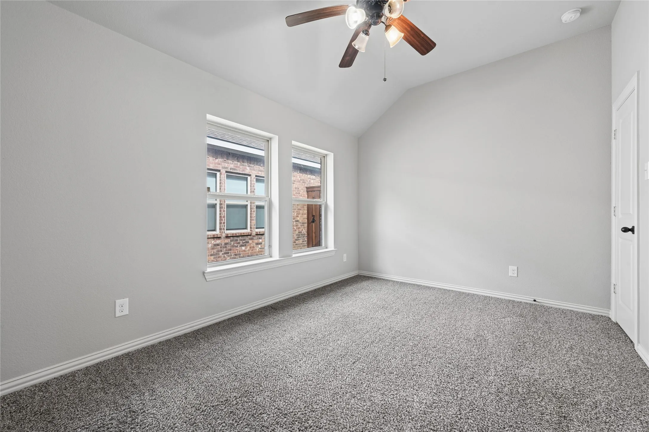 Single Family Residence For Sale in Dallas County , 6918 Belteau Lane, Dallas, Texas 75227, 3 Bedroom, 2 Bathroom, 2 Garage spaces, 2,008 Sqft, built in 2012, mls#21386637, Real Estate Agent in Dallas, Homes For Sale in Dallas county, Homes For Sale in Dallas, Realtor in Dallas Texas, Real Estate Brokerage Independent Realty Texas, Luminita Cordes Realtor