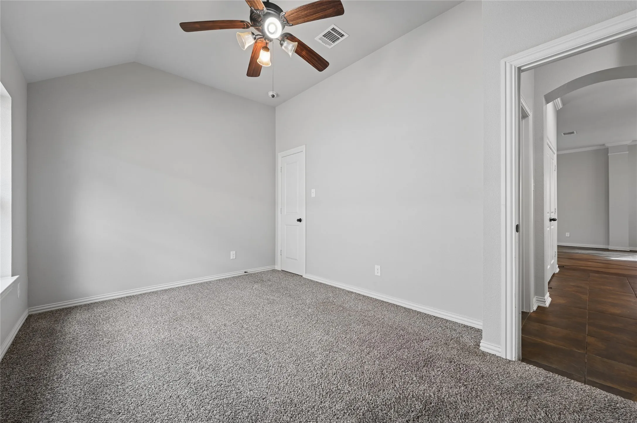 Single Family Residence For Sale in Dallas County , 6918 Belteau Lane, Dallas, Texas 75227, 3 Bedroom, 2 Bathroom, 2 Garage spaces, 2,008 Sqft, built in 2012, mls#21386637, Real Estate Agent in Dallas, Homes For Sale in Dallas county, Homes For Sale in Dallas, Realtor in Dallas Texas, Real Estate Brokerage Independent Realty Texas, Luminita Cordes Realtor
