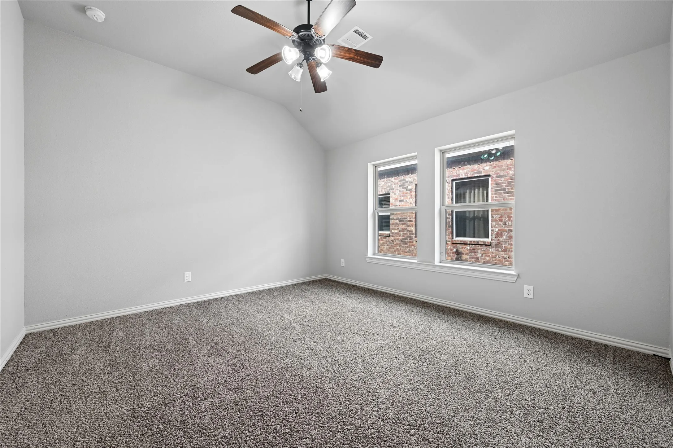 Single Family Residence For Sale in Dallas County , 6918 Belteau Lane, Dallas, Texas 75227, 3 Bedroom, 2 Bathroom, 2 Garage spaces, 2,008 Sqft, built in 2012, mls#21386637, Real Estate Agent in Dallas, Homes For Sale in Dallas county, Homes For Sale in Dallas, Realtor in Dallas Texas, Real Estate Brokerage Independent Realty Texas, Luminita Cordes Realtor