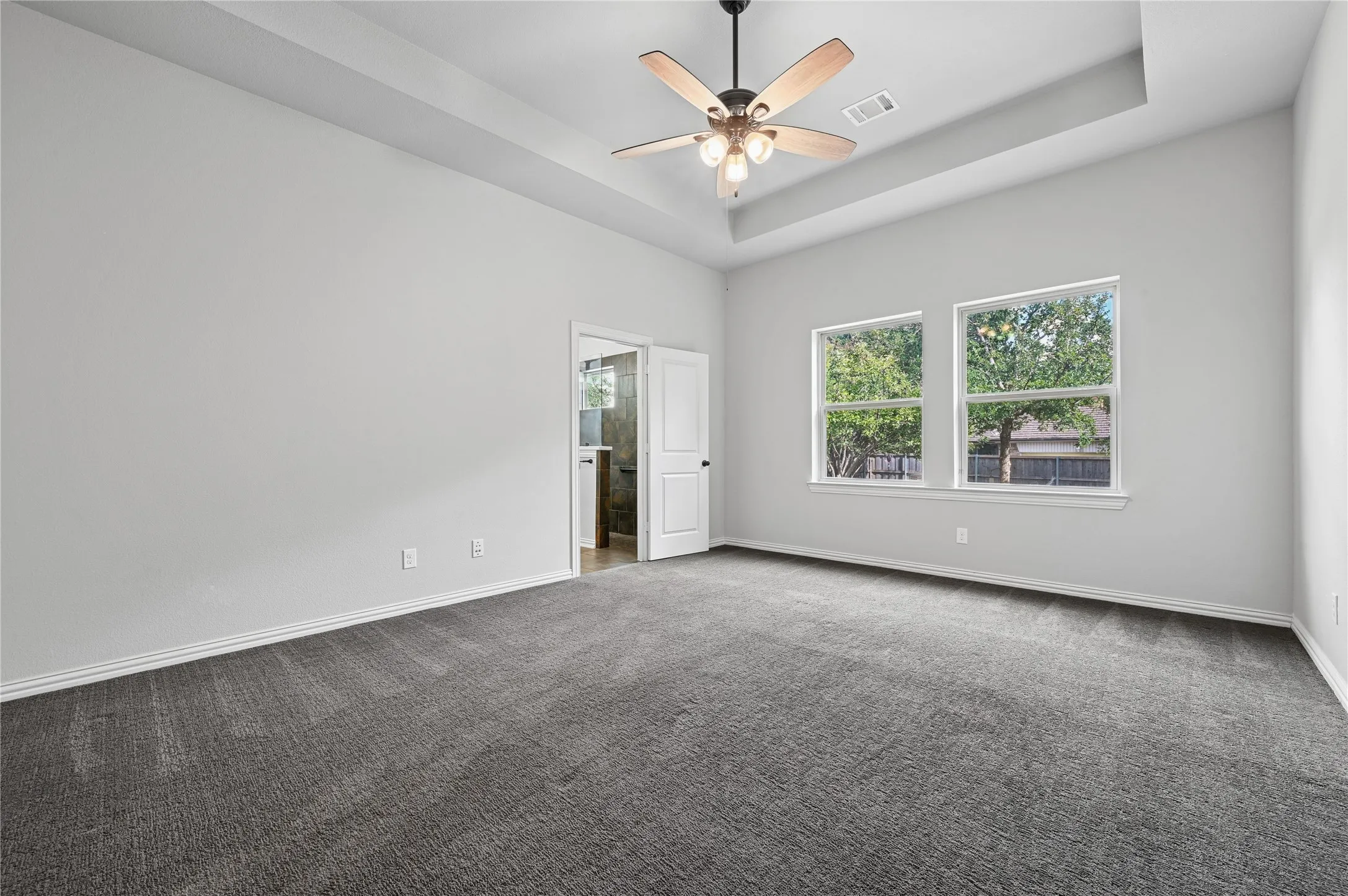 Single Family Residence For Sale in Dallas County , 6918 Belteau Lane, Dallas, Texas 75227, 3 Bedroom, 2 Bathroom, 2 Garage spaces, 2,008 Sqft, built in 2012, mls#21386637, Real Estate Agent in Dallas, Homes For Sale in Dallas county, Homes For Sale in Dallas, Realtor in Dallas Texas, Real Estate Brokerage Independent Realty Texas, Luminita Cordes Realtor