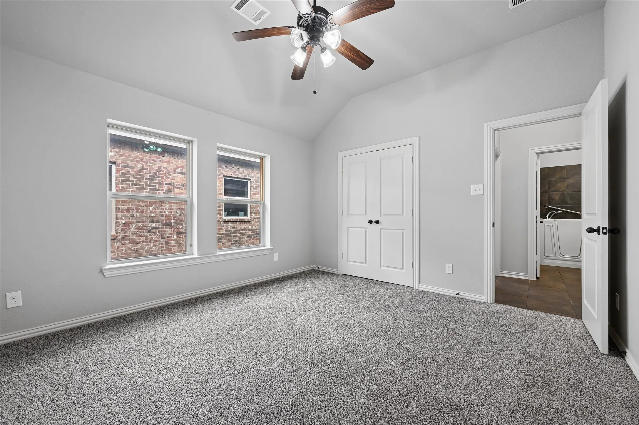 Single Family Residence For Sale in Dallas County , 6918 Belteau Lane, Dallas, Texas 75227, 3 Bedroom, 2 Bathroom, 2 Garage spaces, 2,008 Sqft, built in 2012, mls#21386637, Real Estate Agent in Dallas, Homes For Sale in Dallas county, Homes For Sale in Dallas, Realtor in Dallas Texas, Real Estate Brokerage Independent Realty Texas, Luminita Cordes Realtor