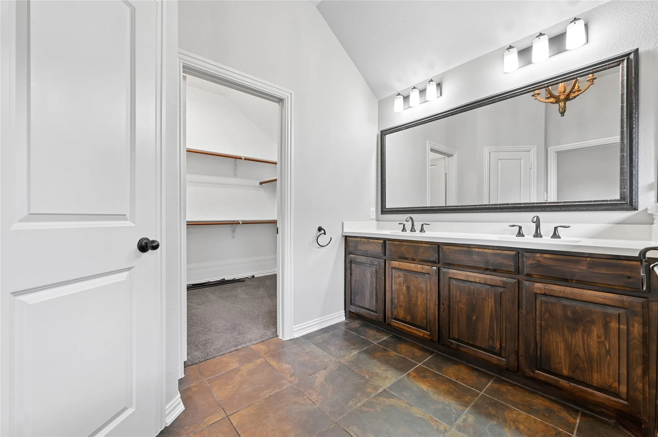 Single Family Residence For Sale in Dallas County , 6918 Belteau Lane, Dallas, Texas 75227, 3 Bedroom, 2 Bathroom, 2 Garage spaces, 2,008 Sqft, built in 2012, mls#21386637, Real Estate Agent in Dallas, Homes For Sale in Dallas county, Homes For Sale in Dallas, Realtor in Dallas Texas, Real Estate Brokerage Independent Realty Texas, Luminita Cordes Realtor