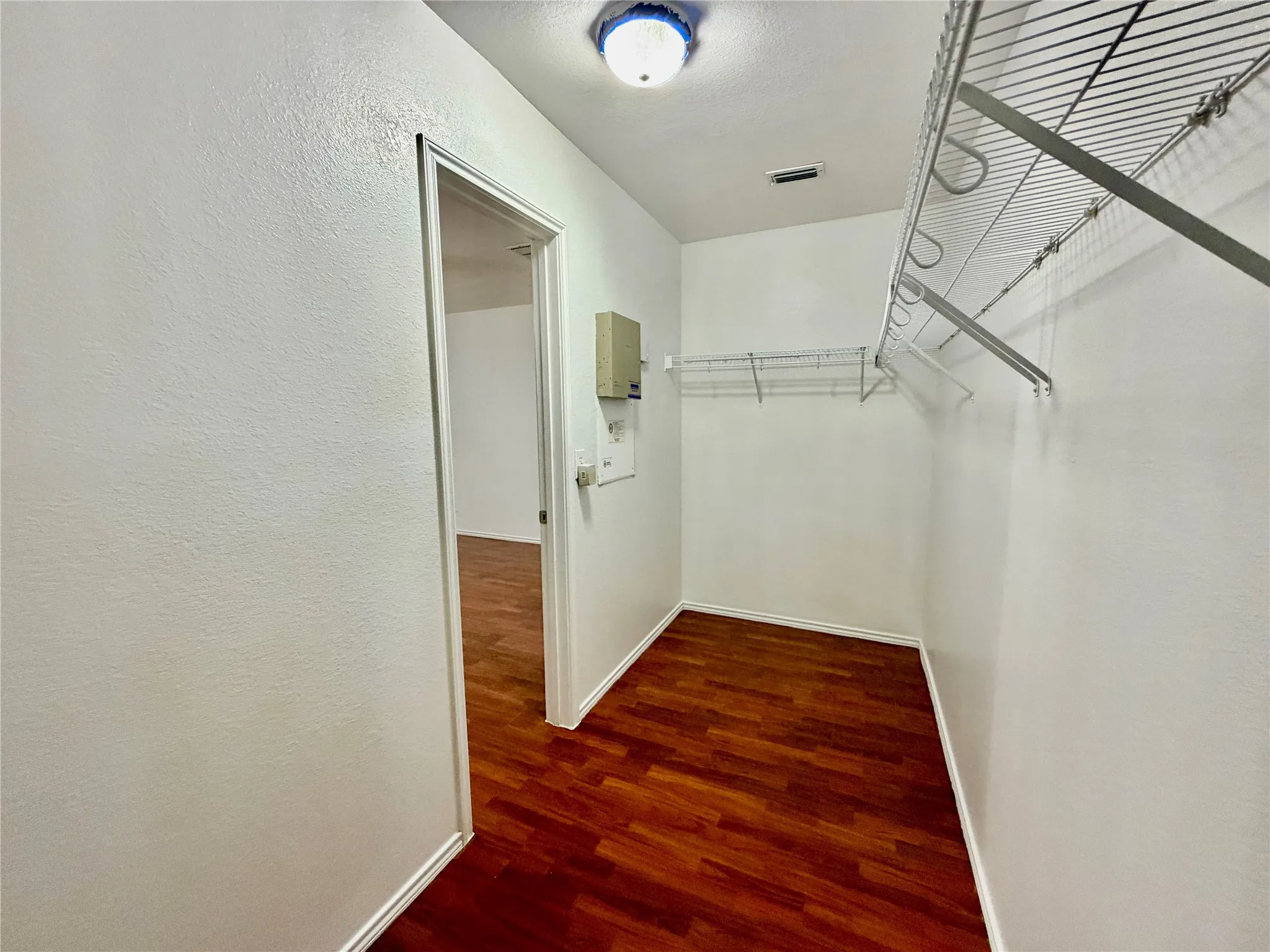 Single Family Residence For Rent in Tarrant County , 8107 Stowe Springs Lane, Arlington, Texas 76002, 3 Bedroom, 2 Bathroom, 2 Garage spaces, 1,673 Sqft, built in 2007, mls#21386598, Real Estate Agent in Arlington, Homes For Rent in Tarrant county, Homes For Rent in Arlington, Realtor in Arlington Texas, Real Estate Brokerage Independent Realty Texas, Luminita Cordes Realtor