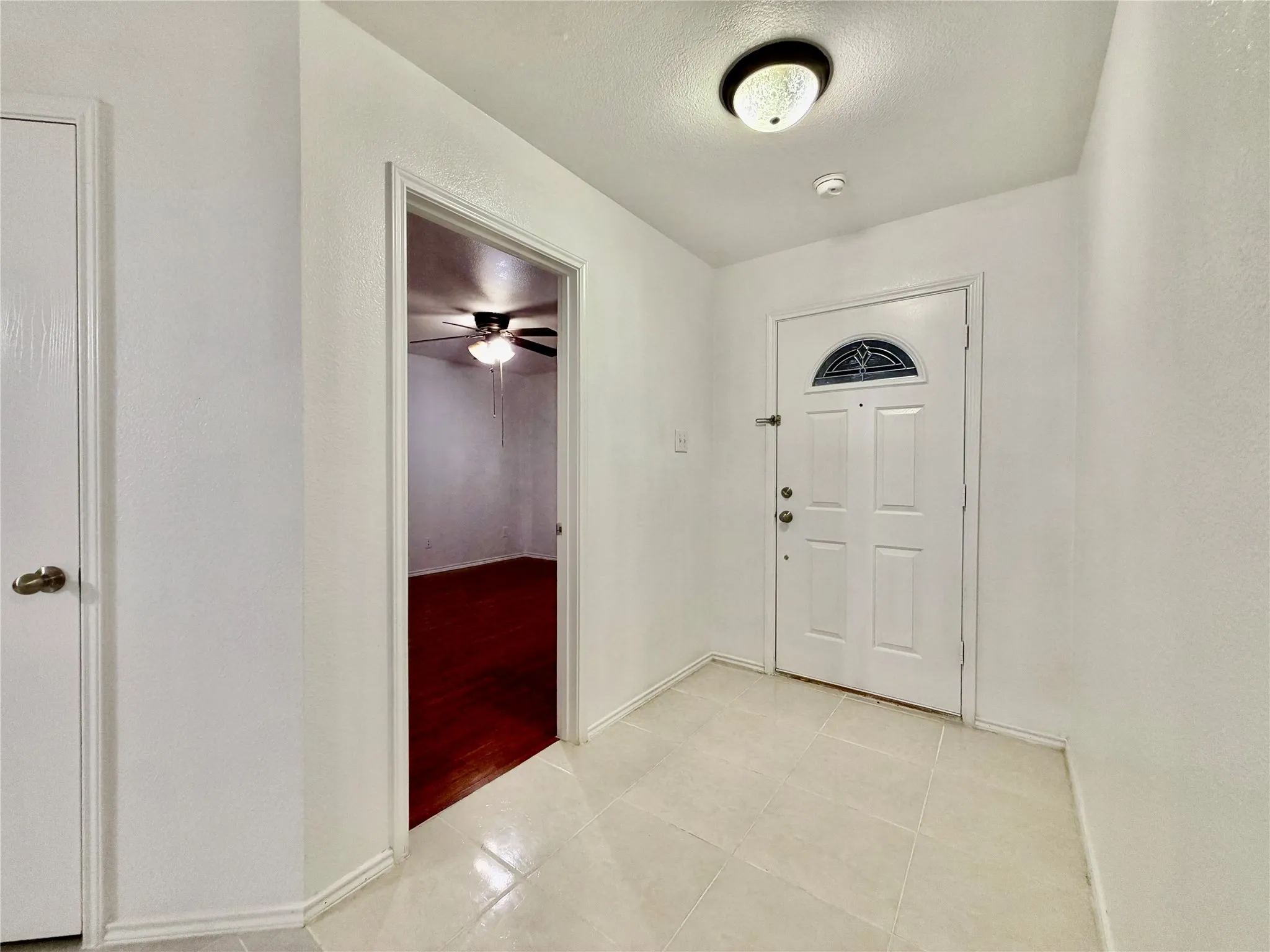 Single Family Residence For Rent in Tarrant County , 8107 Stowe Springs Lane, Arlington, Texas 76002, 3 Bedroom, 2 Bathroom, 2 Garage spaces, 1,673 Sqft, built in 2007, mls#21386598, Real Estate Agent in Arlington, Homes For Rent in Tarrant county, Homes For Rent in Arlington, Realtor in Arlington Texas, Real Estate Brokerage Independent Realty Texas, Luminita Cordes Realtor