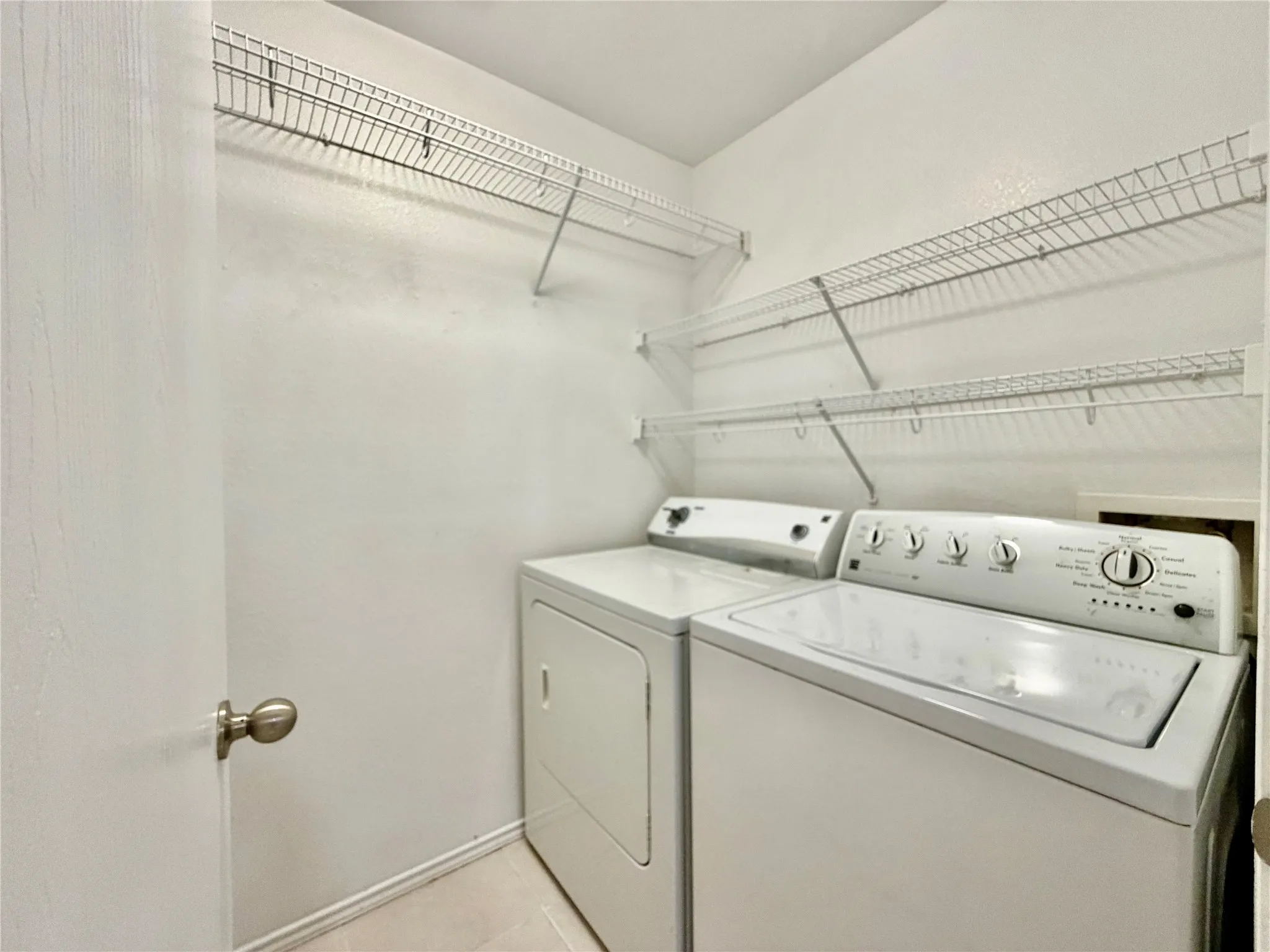 Single Family Residence For Rent in Tarrant County , 8107 Stowe Springs Lane, Arlington, Texas 76002, 3 Bedroom, 2 Bathroom, 2 Garage spaces, 1,673 Sqft, built in 2007, mls#21386598, Real Estate Agent in Arlington, Homes For Rent in Tarrant county, Homes For Rent in Arlington, Realtor in Arlington Texas, Real Estate Brokerage Independent Realty Texas, Luminita Cordes Realtor
