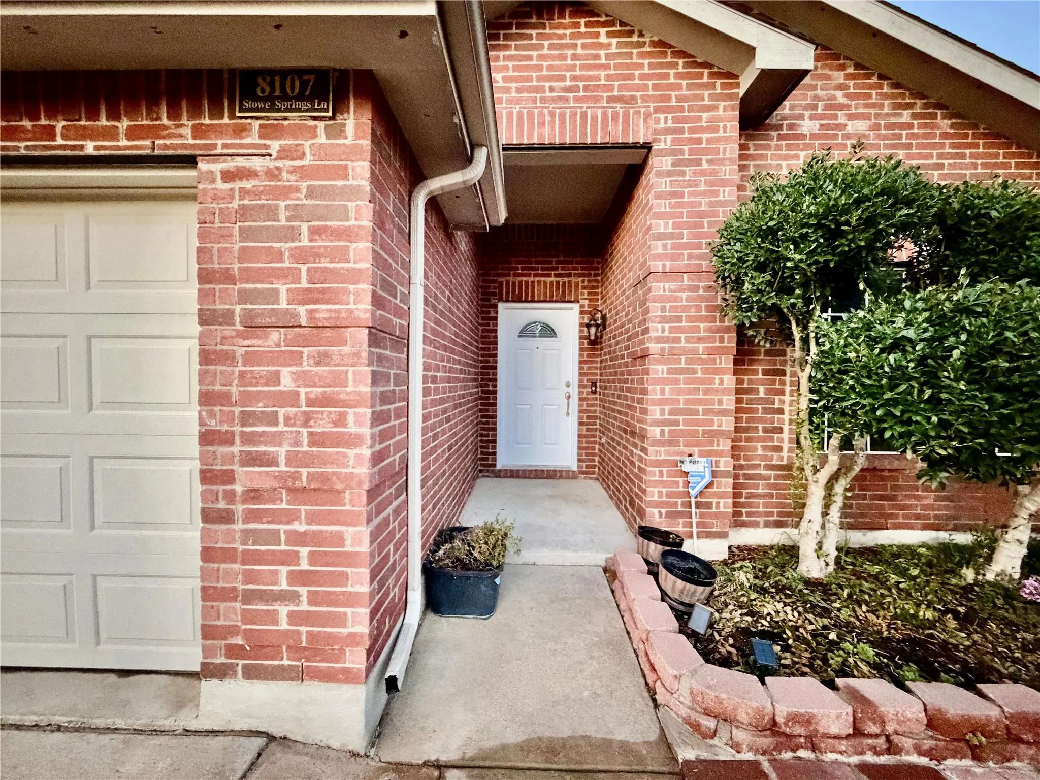 Single Family Residence For Rent in Tarrant County , 8107 Stowe Springs Lane, Arlington, Texas 76002, 3 Bedroom, 2 Bathroom, 2 Garage spaces, 1,673 Sqft, built in 2007, mls#21386598, Real Estate Agent in Arlington, Homes For Rent in Tarrant county, Homes For Rent in Arlington, Realtor in Arlington Texas, Real Estate Brokerage Independent Realty Texas, Luminita Cordes Realtor
