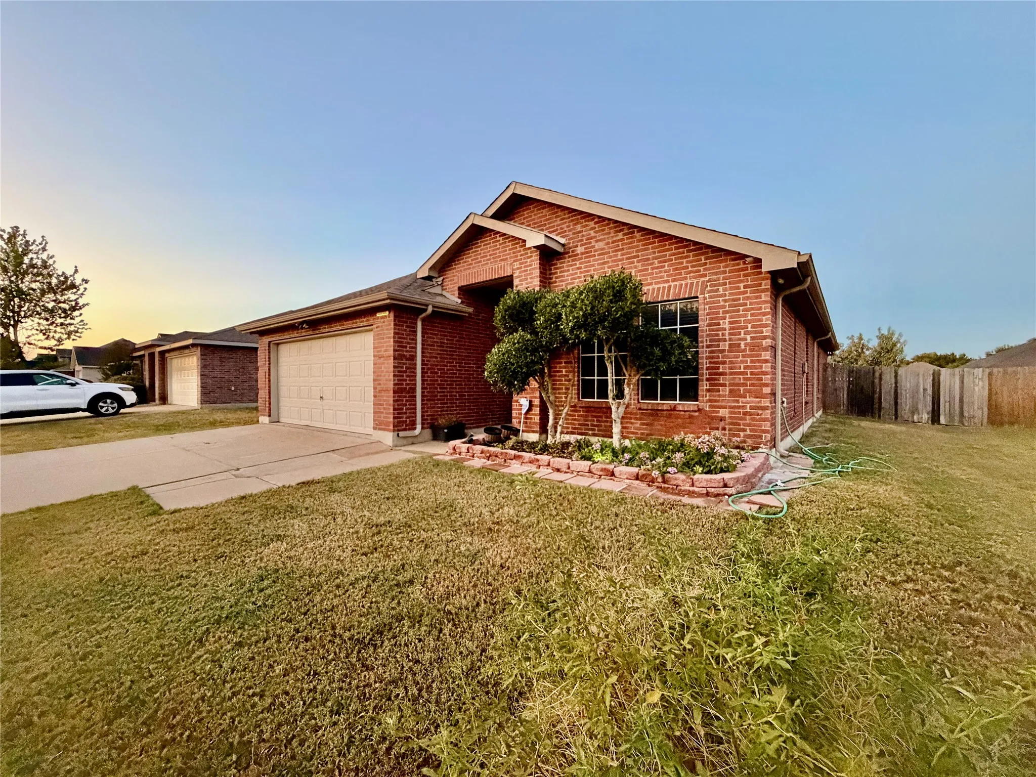 Single Family Residence For Rent in Tarrant County , 8107 Stowe Springs Lane, Arlington, Texas 76002, 3 Bedroom, 2 Bathroom, 2 Garage spaces, 1,673 Sqft, built in 2007, mls#21386598, Real Estate Agent in Arlington, Homes For Rent in Tarrant county, Homes For Rent in Arlington, Realtor in Arlington Texas, Real Estate Brokerage Independent Realty Texas, Luminita Cordes Realtor