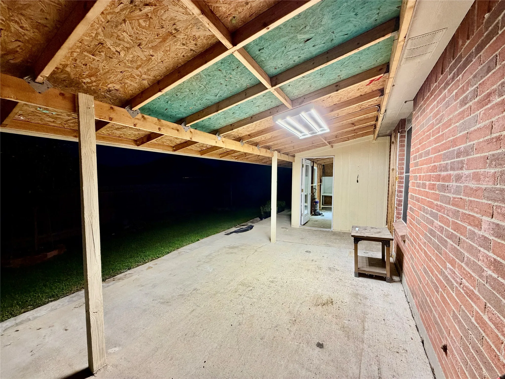 Single Family Residence For Rent in Tarrant County , 8107 Stowe Springs Lane, Arlington, Texas 76002, 3 Bedroom, 2 Bathroom, 2 Garage spaces, 1,673 Sqft, built in 2007, mls#21386598, Real Estate Agent in Arlington, Homes For Rent in Tarrant county, Homes For Rent in Arlington, Realtor in Arlington Texas, Real Estate Brokerage Independent Realty Texas, Luminita Cordes Realtor