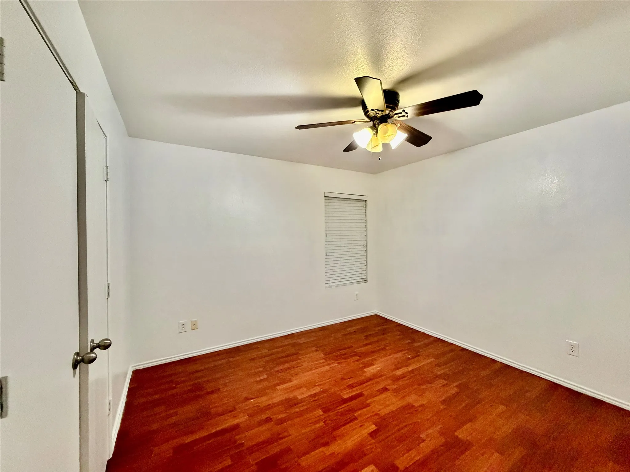 Single Family Residence For Rent in Tarrant County , 8107 Stowe Springs Lane, Arlington, Texas 76002, 3 Bedroom, 2 Bathroom, 2 Garage spaces, 1,673 Sqft, built in 2007, mls#21386598, Real Estate Agent in Arlington, Homes For Rent in Tarrant county, Homes For Rent in Arlington, Realtor in Arlington Texas, Real Estate Brokerage Independent Realty Texas, Luminita Cordes Realtor
