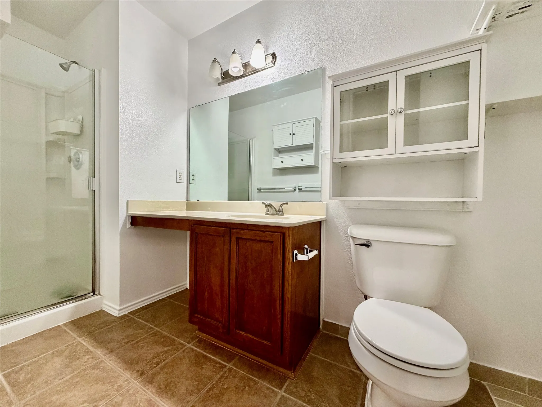 Single Family Residence For Rent in Tarrant County , 8107 Stowe Springs Lane, Arlington, Texas 76002, 3 Bedroom, 2 Bathroom, 2 Garage spaces, 1,673 Sqft, built in 2007, mls#21386598, Real Estate Agent in Arlington, Homes For Rent in Tarrant county, Homes For Rent in Arlington, Realtor in Arlington Texas, Real Estate Brokerage Independent Realty Texas, Luminita Cordes Realtor