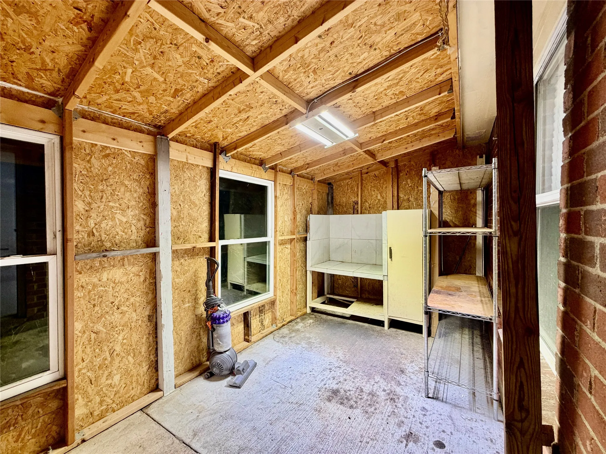 Single Family Residence For Rent in Tarrant County , 8107 Stowe Springs Lane, Arlington, Texas 76002, 3 Bedroom, 2 Bathroom, 2 Garage spaces, 1,673 Sqft, built in 2007, mls#21386598, Real Estate Agent in Arlington, Homes For Rent in Tarrant county, Homes For Rent in Arlington, Realtor in Arlington Texas, Real Estate Brokerage Independent Realty Texas, Luminita Cordes Realtor