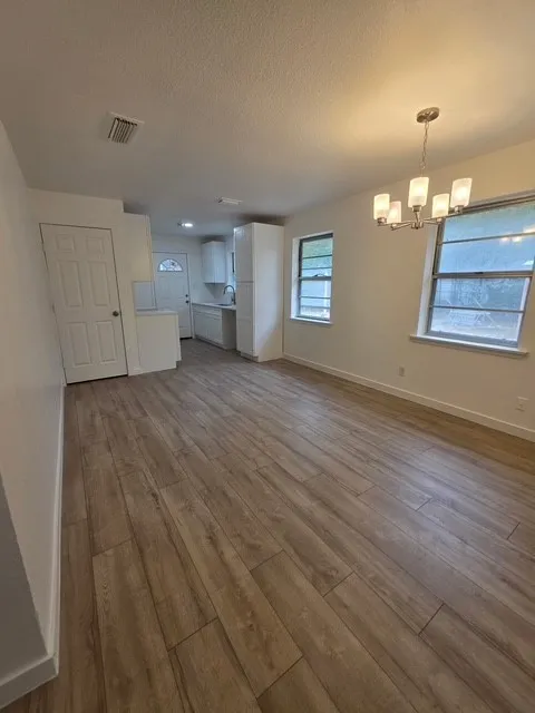 Single Family Residence For Sale in Denton County , 3522 Valley View Road, Denton, Texas 76209, 3 Bedroom, 2 Bathroom, Garage spaces, 1,507 Sqft, built in 1968, mls#21380802, Real Estate Agent in Denton, Homes For Sale in Denton county, Homes For Sale in Denton, Realtor in Denton Texas, Real Estate Brokerage Independent Realty Texas, Luminita Cordes Realtor