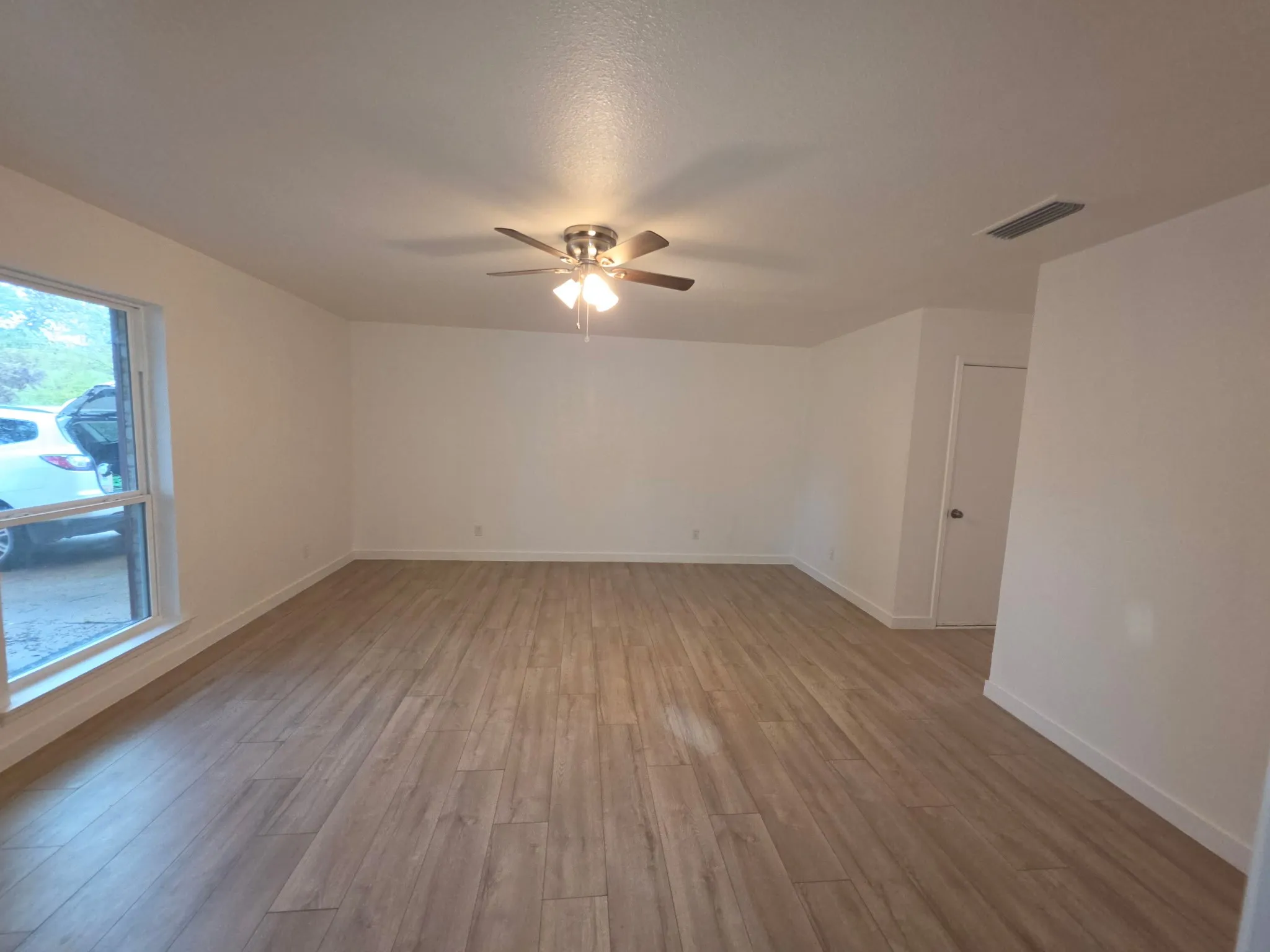 Single Family Residence For Sale in Denton County , 3522 Valley View Road, Denton, Texas 76209, 3 Bedroom, 2 Bathroom, Garage spaces, 1,507 Sqft, built in 1968, mls#21380802, Real Estate Agent in Denton, Homes For Sale in Denton county, Homes For Sale in Denton, Realtor in Denton Texas, Real Estate Brokerage Independent Realty Texas, Luminita Cordes Realtor